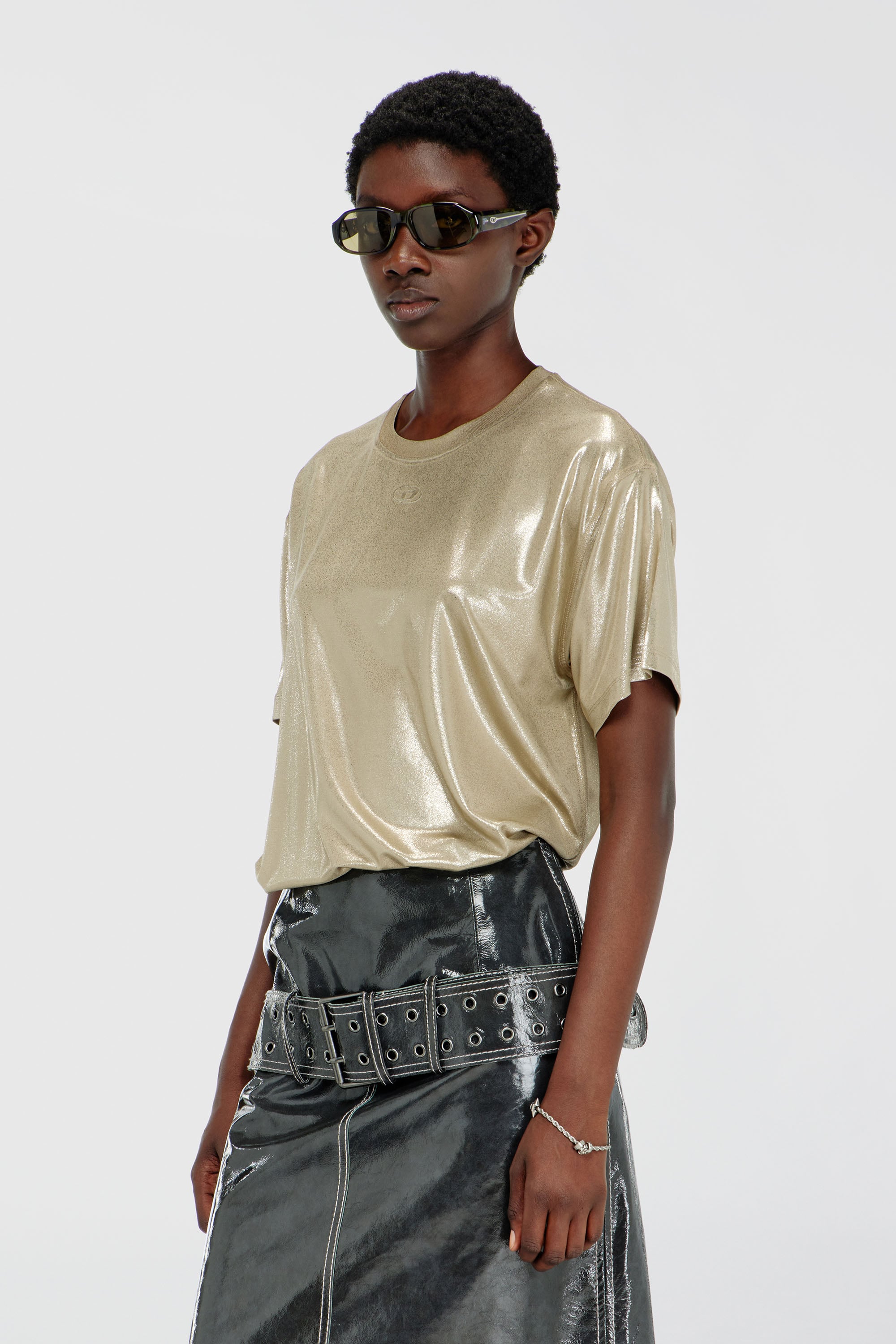 Diesel - T-NORMY-AA2, Damen Jersey-T-Shirt mit Metallic-Finish in Gold - 1