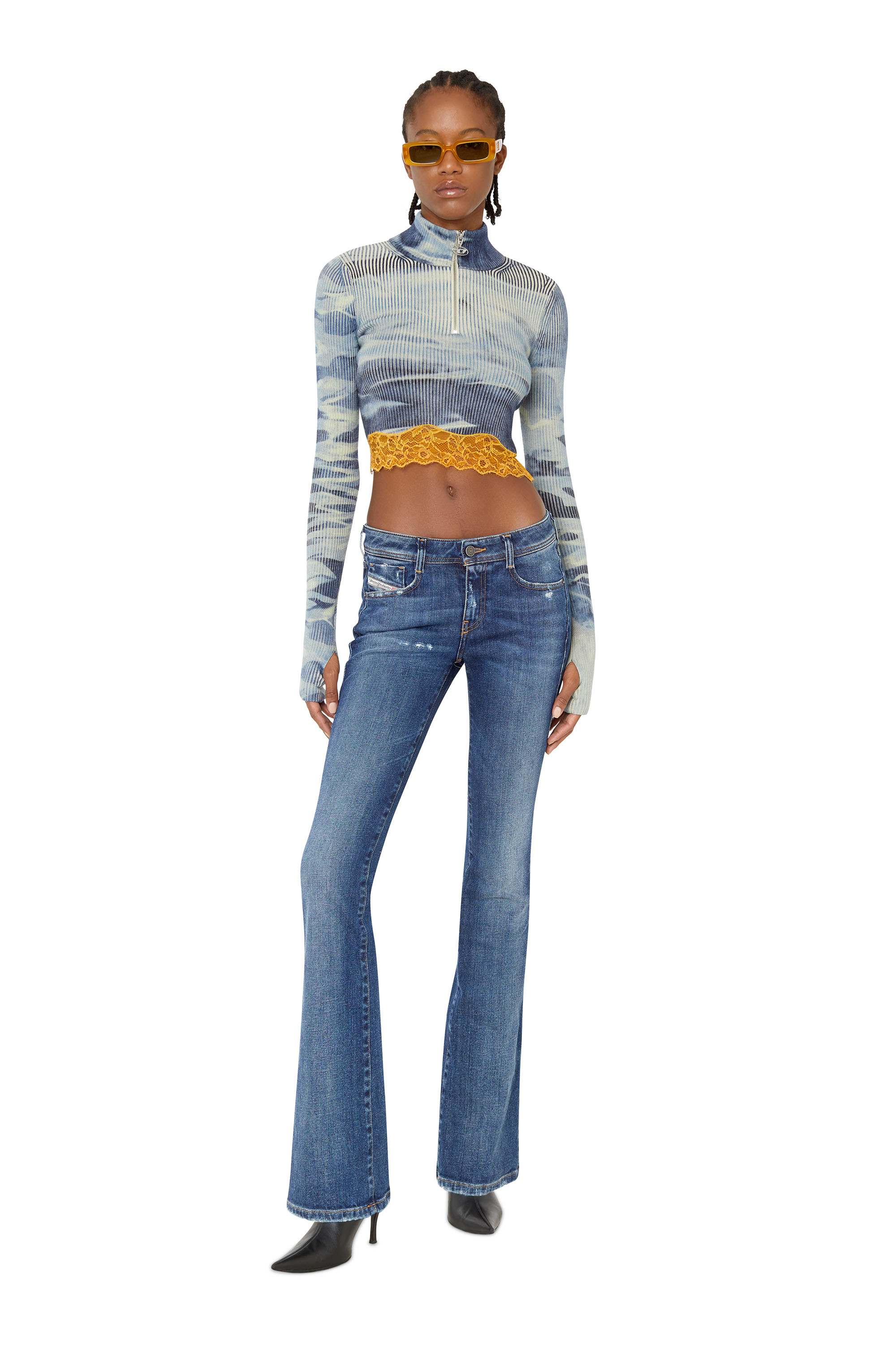 Diesel - 1969 D-Ebbey 09E45 Bootcut and Flare Jeans, Mittelblau - Image 5
