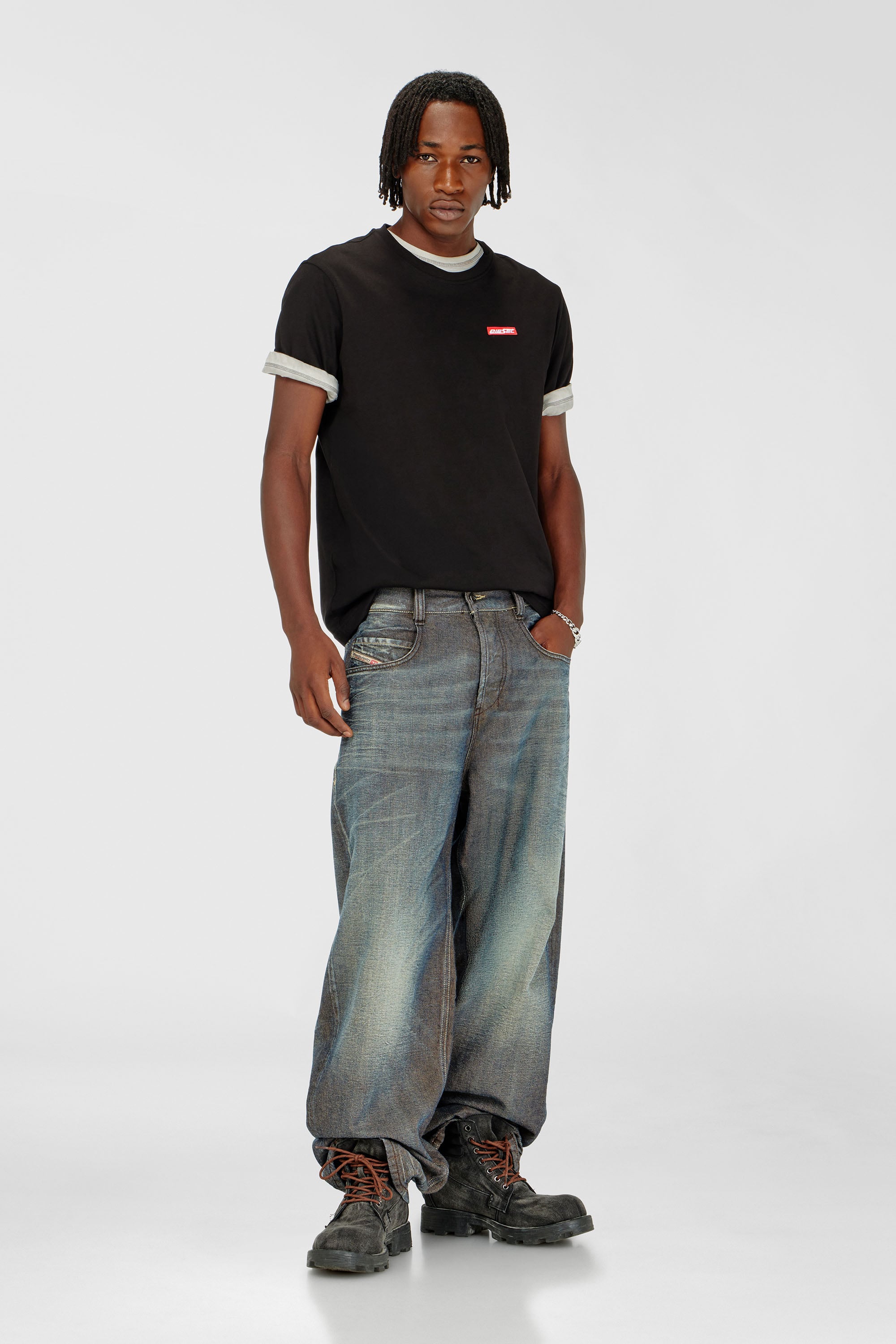 Diesel - T-ADJUST-AA12, Herren T-Shirt aus Baumwolle mit Logo patch in Schwarz - 2
