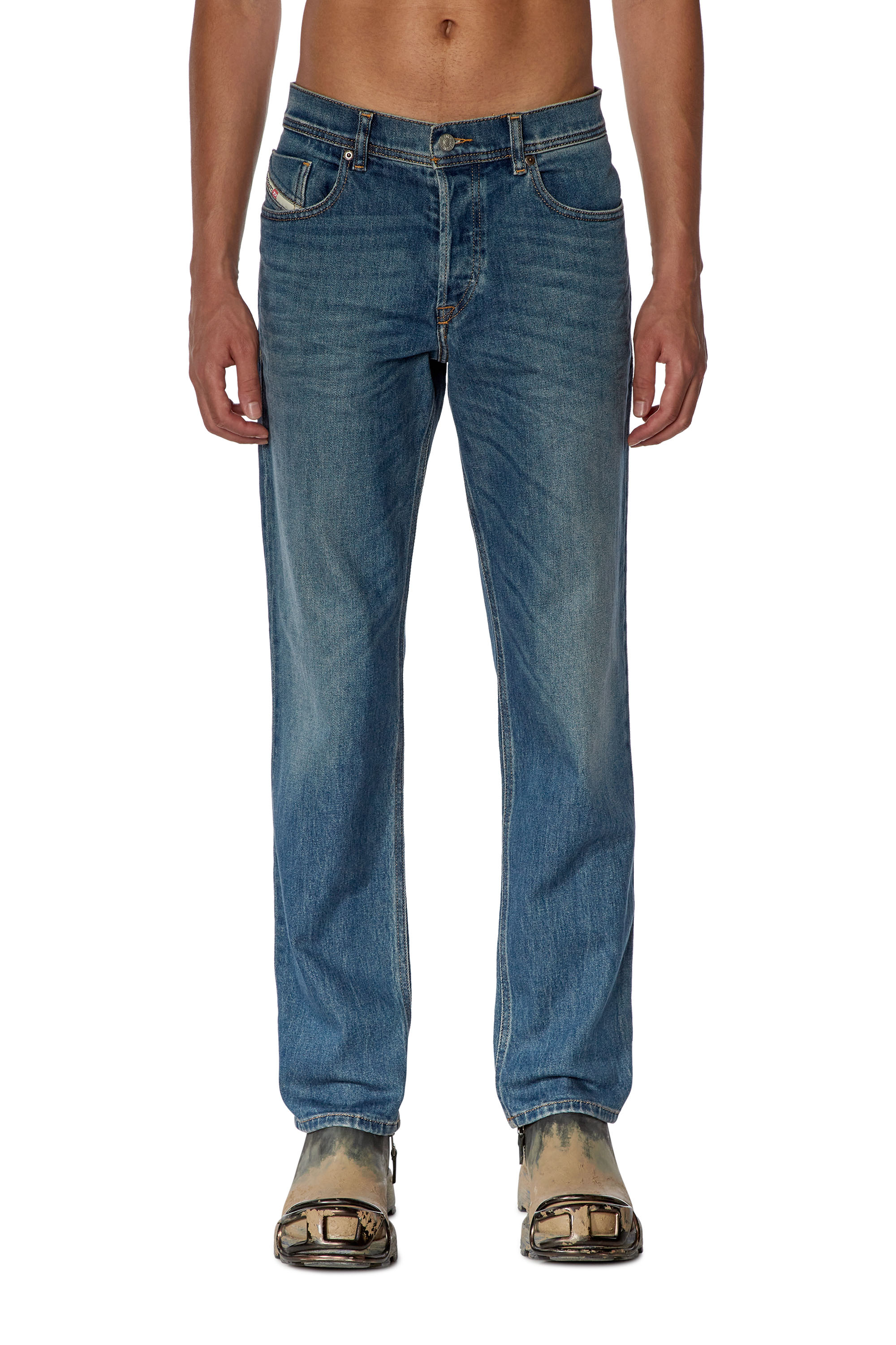 Diesel - Tapered Jeans 2023 D-Finitive 09F88, Mittelblau - Image 1