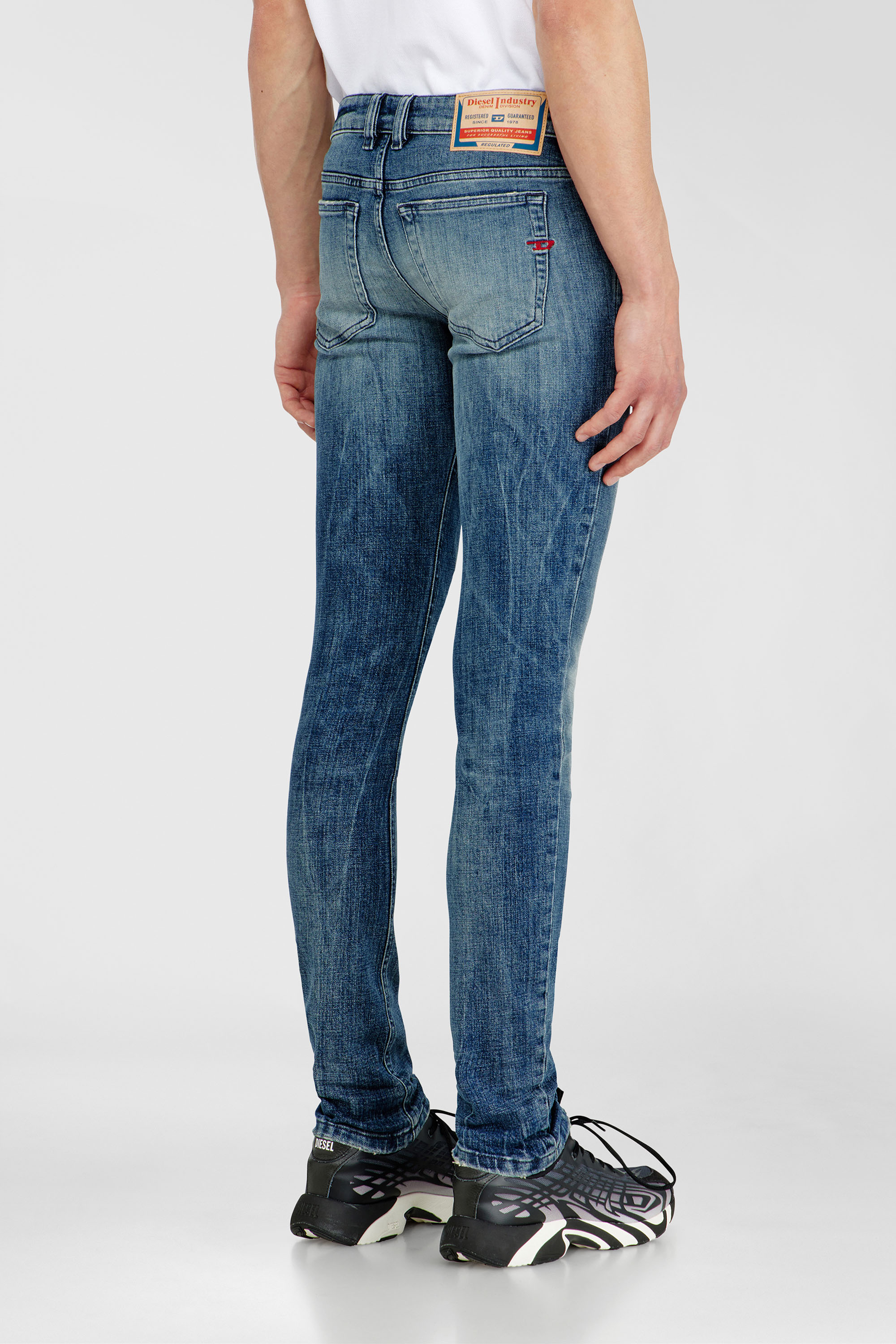 Diesel - Herren Skinny Jeans 1979 Sleenker 0KBBE, Mittelblau - 5