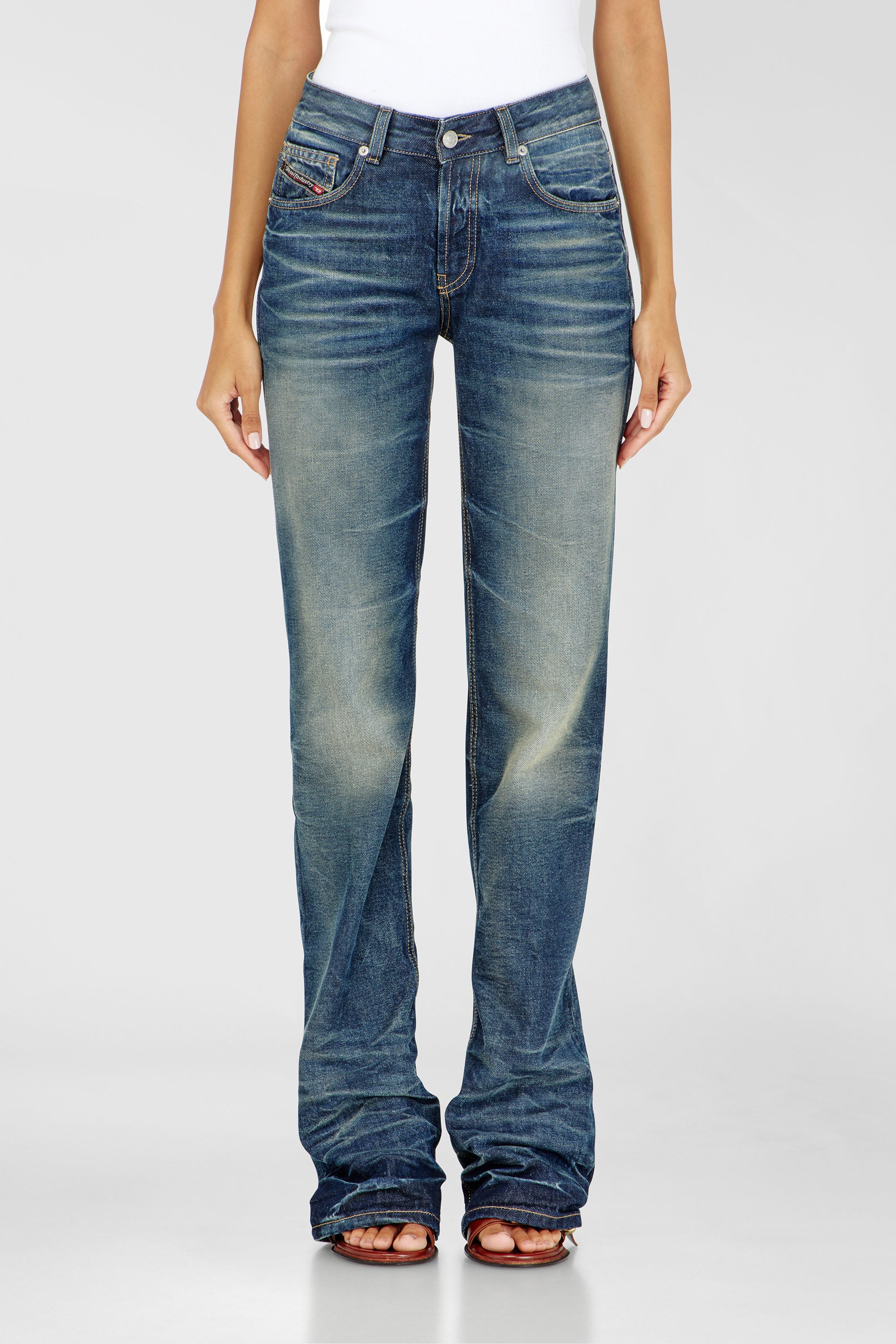 Diesel - Damen Regular Jeans D-Heel 0DBFC, Mittelblau - 2