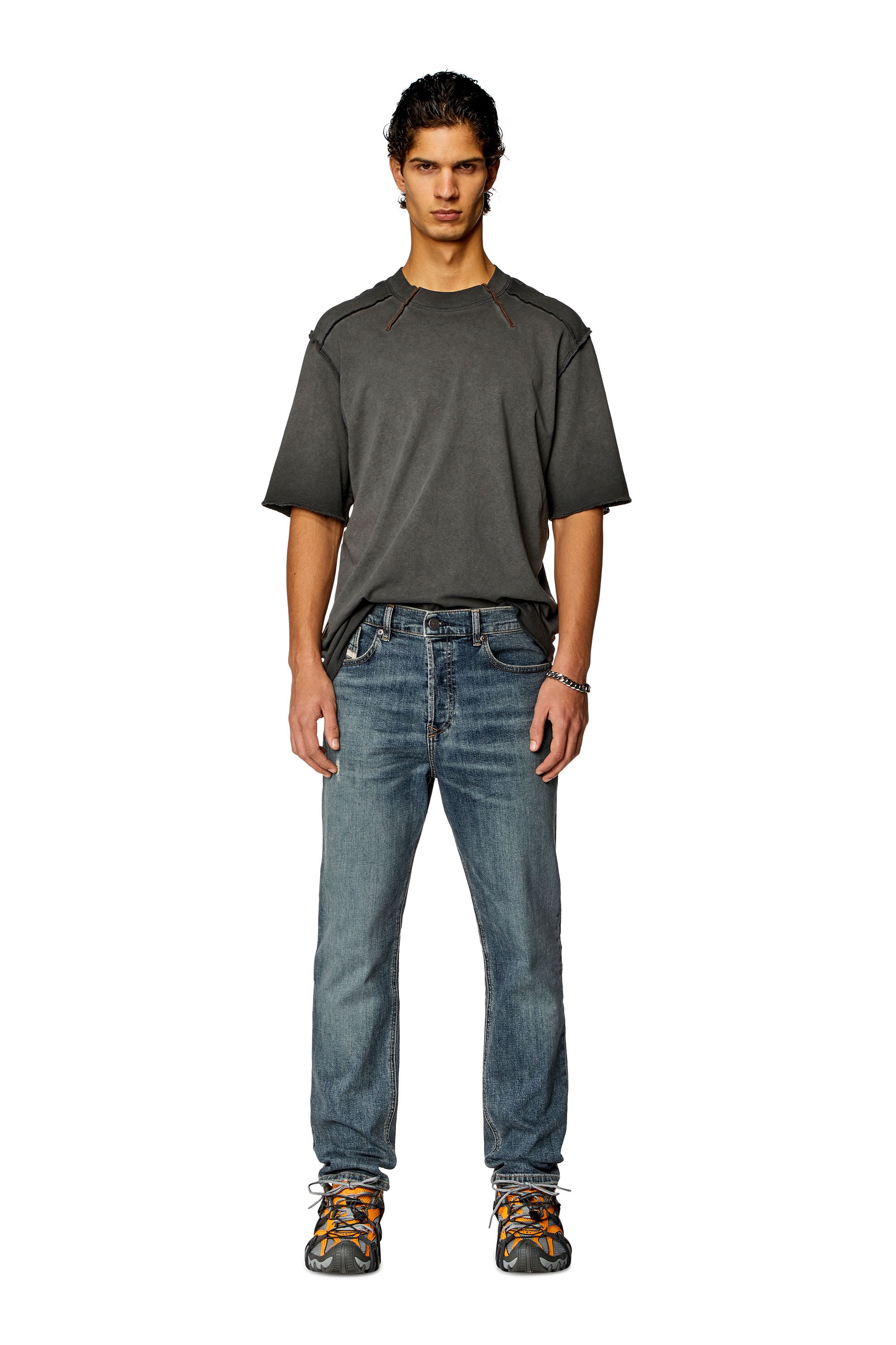 Diesel - Tapered Jeans 2005 D-Fining 0DQAC, Mittelblau - Image 1