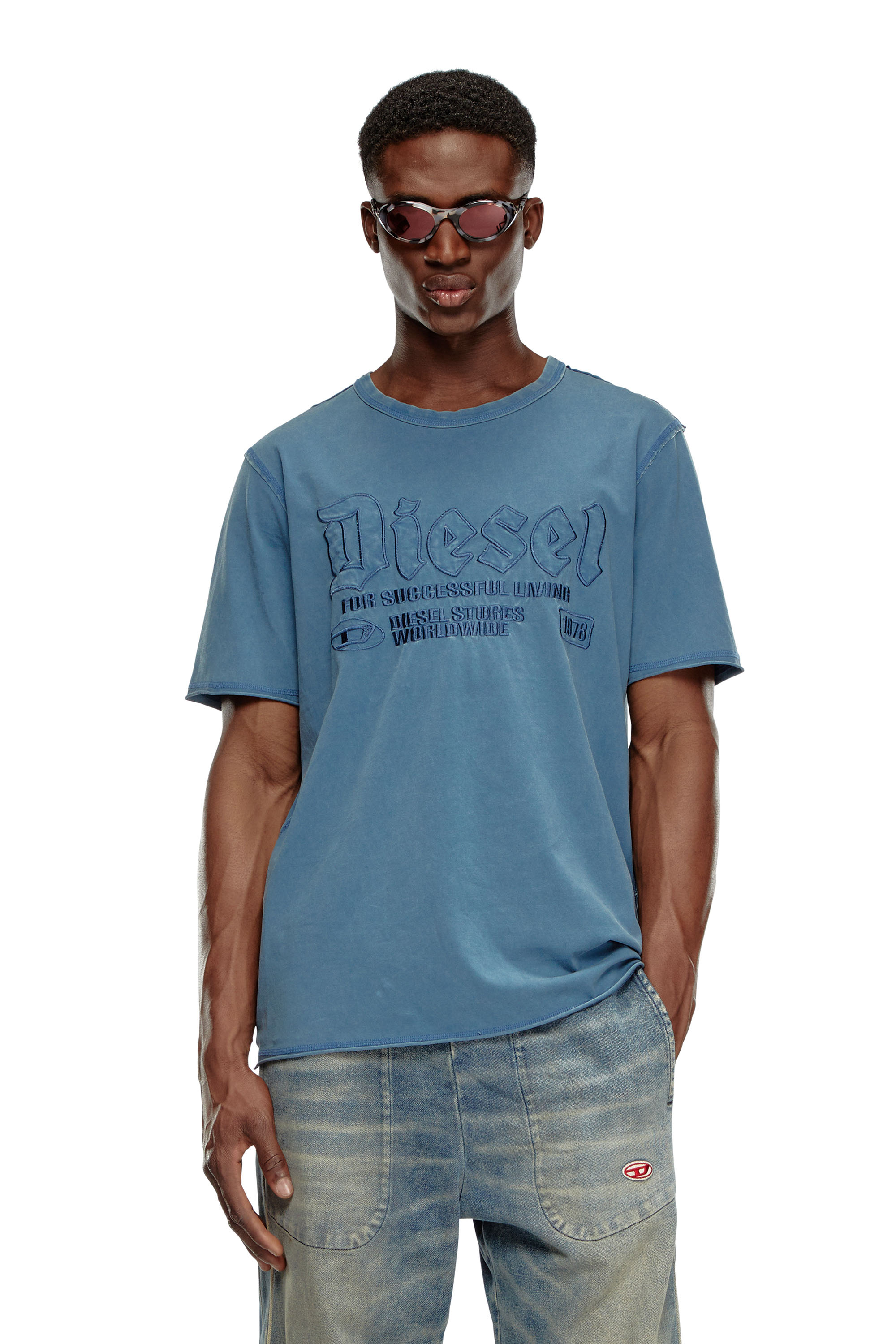 Diesel - T-RAWJUST, Herren Verblasstes T-Shirt mit farblich abgestimmter Stickerei in Blau - Image 1