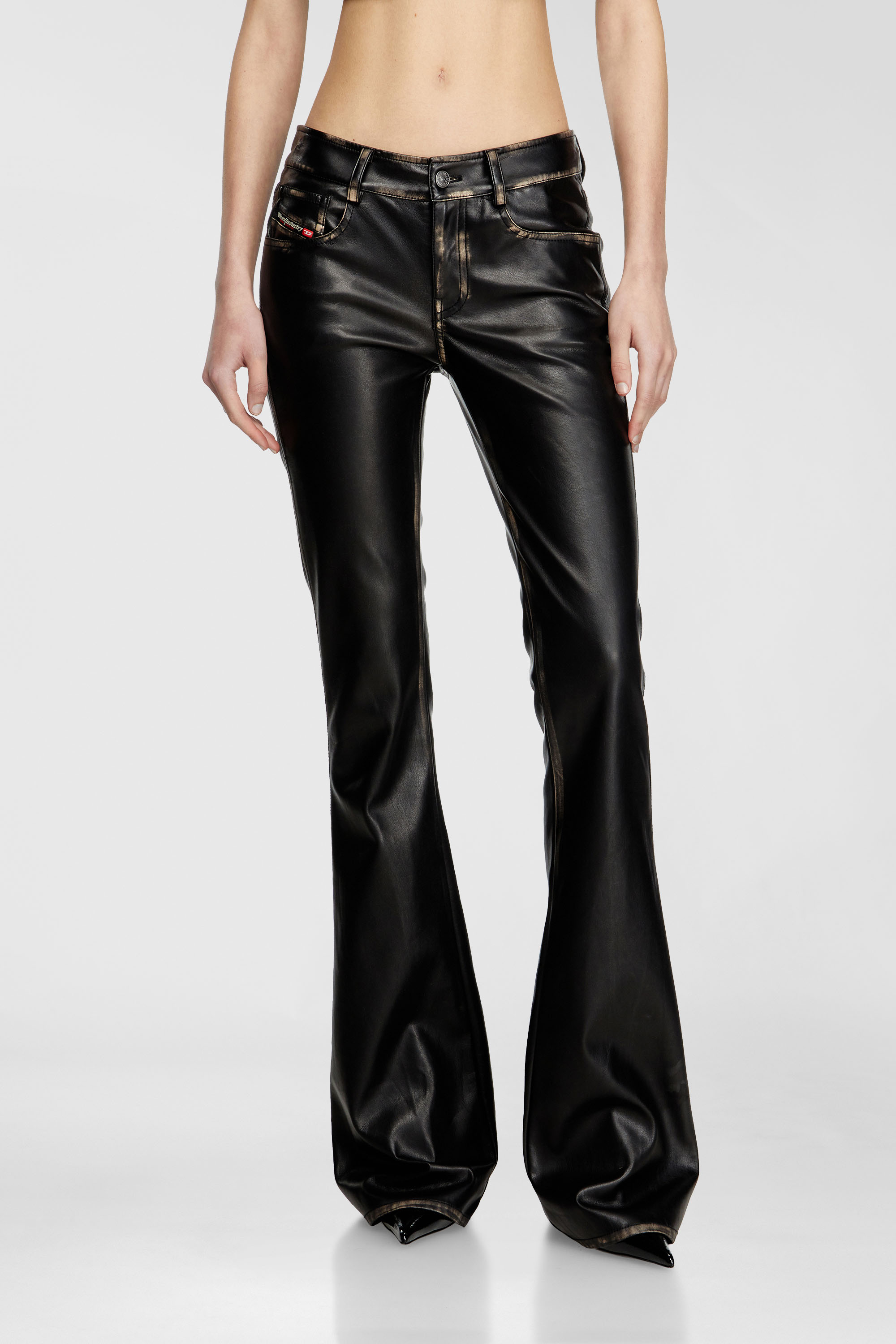 Diesel - P-STELLAR-Q1, Damen Five-Pocket-Hose aus Kunstleder in Schwarz - 2