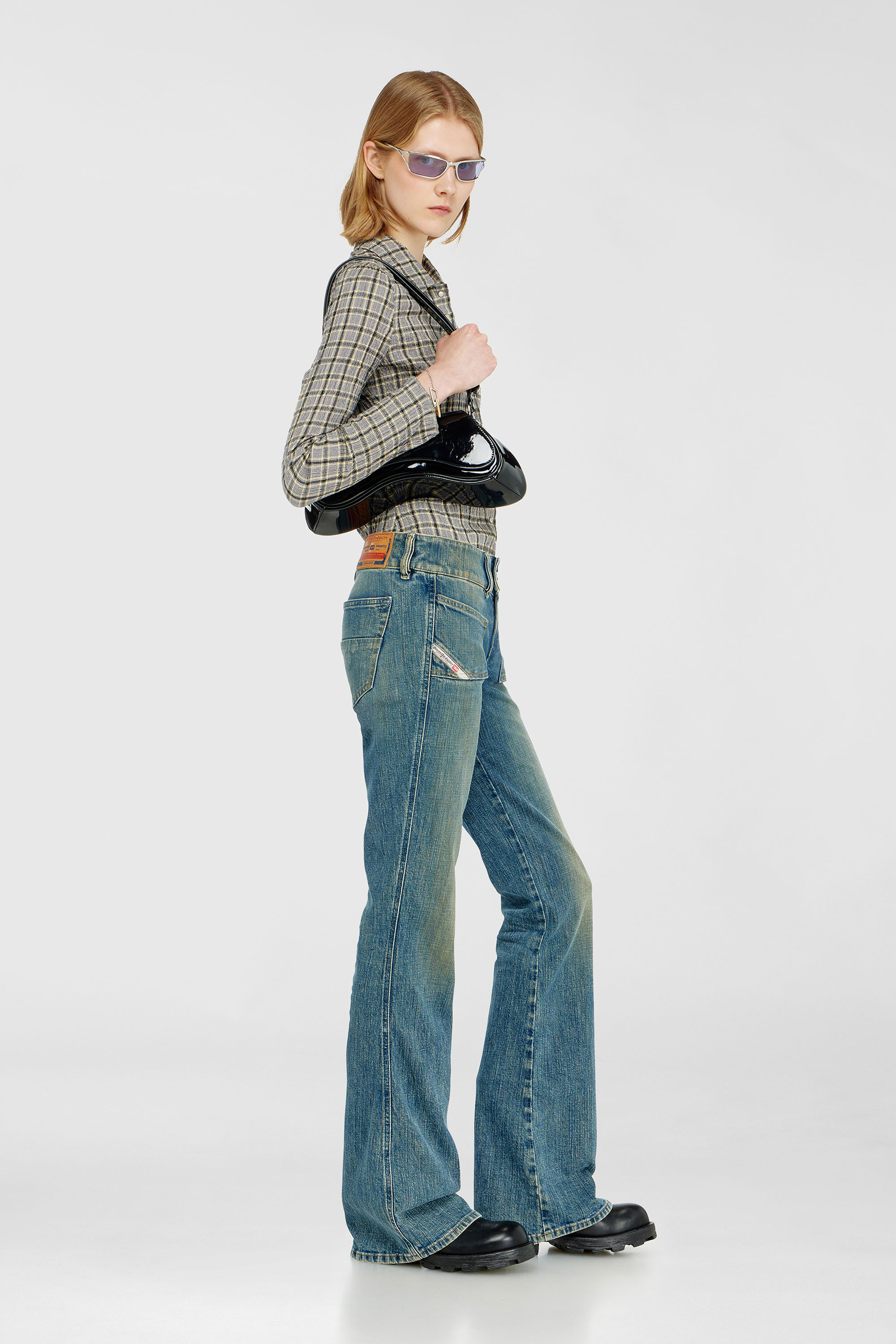 Diesel - Damen Bootcut Jeans D-Hush 007EJ, Mittelblau - 2