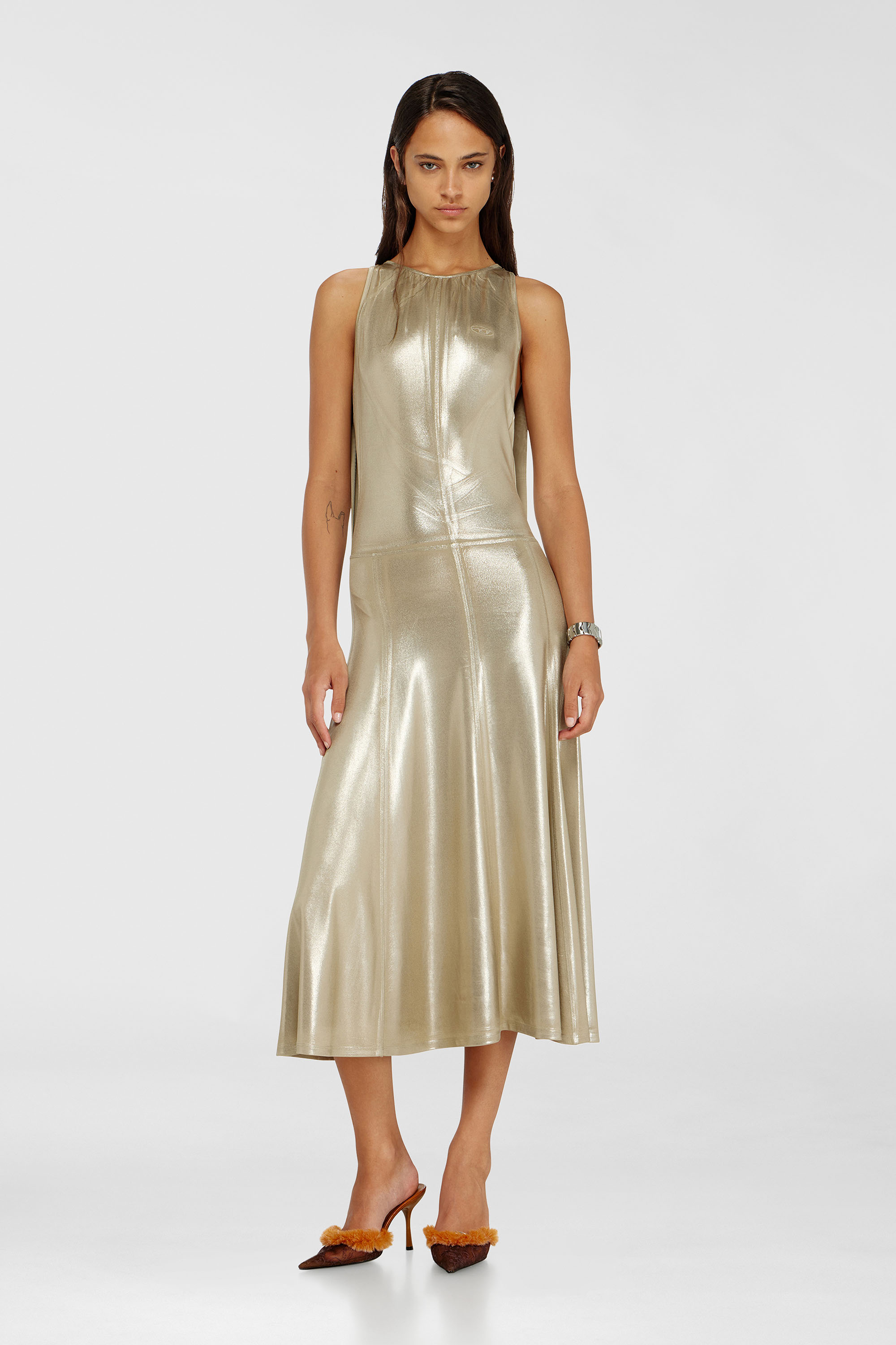 Diesel - D-DYVYNY, Damen Flie&szlig;endes Metallic-Midikleid mit offenem R&uuml;cken in Gold - 3