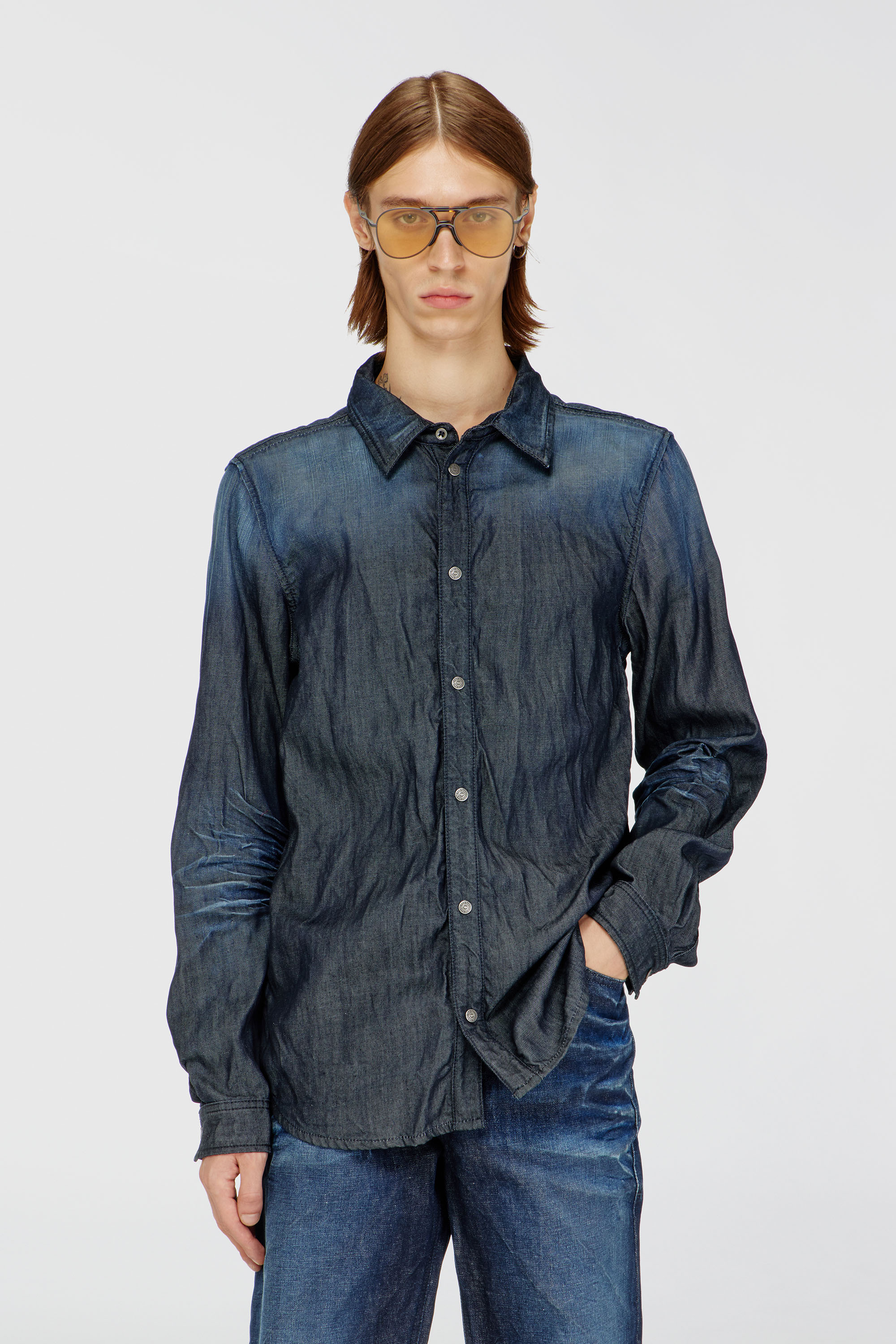 Diesel - D-SYNAR-FSJ1, Herren Hemd aus geknittertem Denim in Dunkelblau - 2