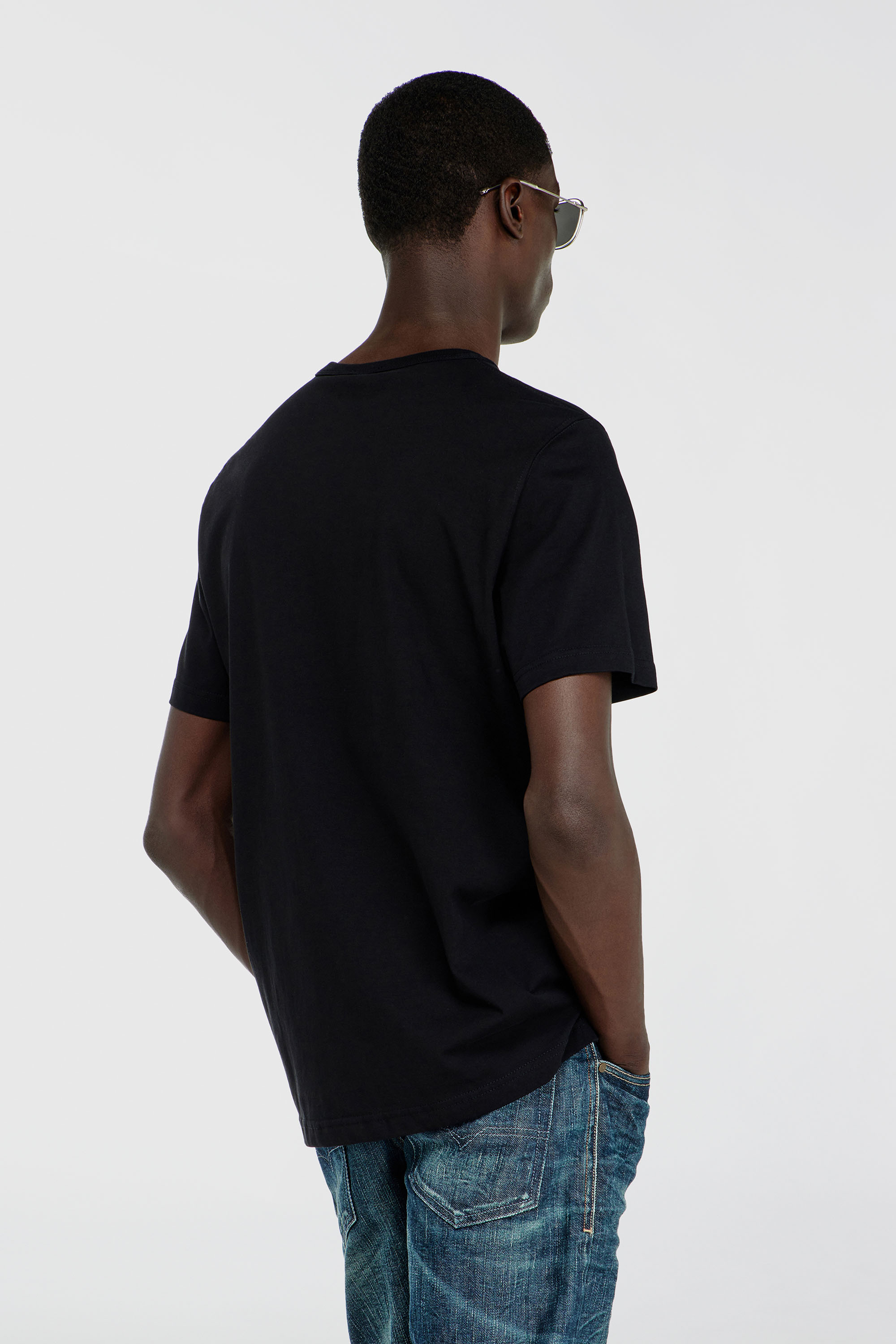 Diesel - T-ADJUST-OD, Herren T-Shirt mit metallischem Oval D in Schwarz - 4