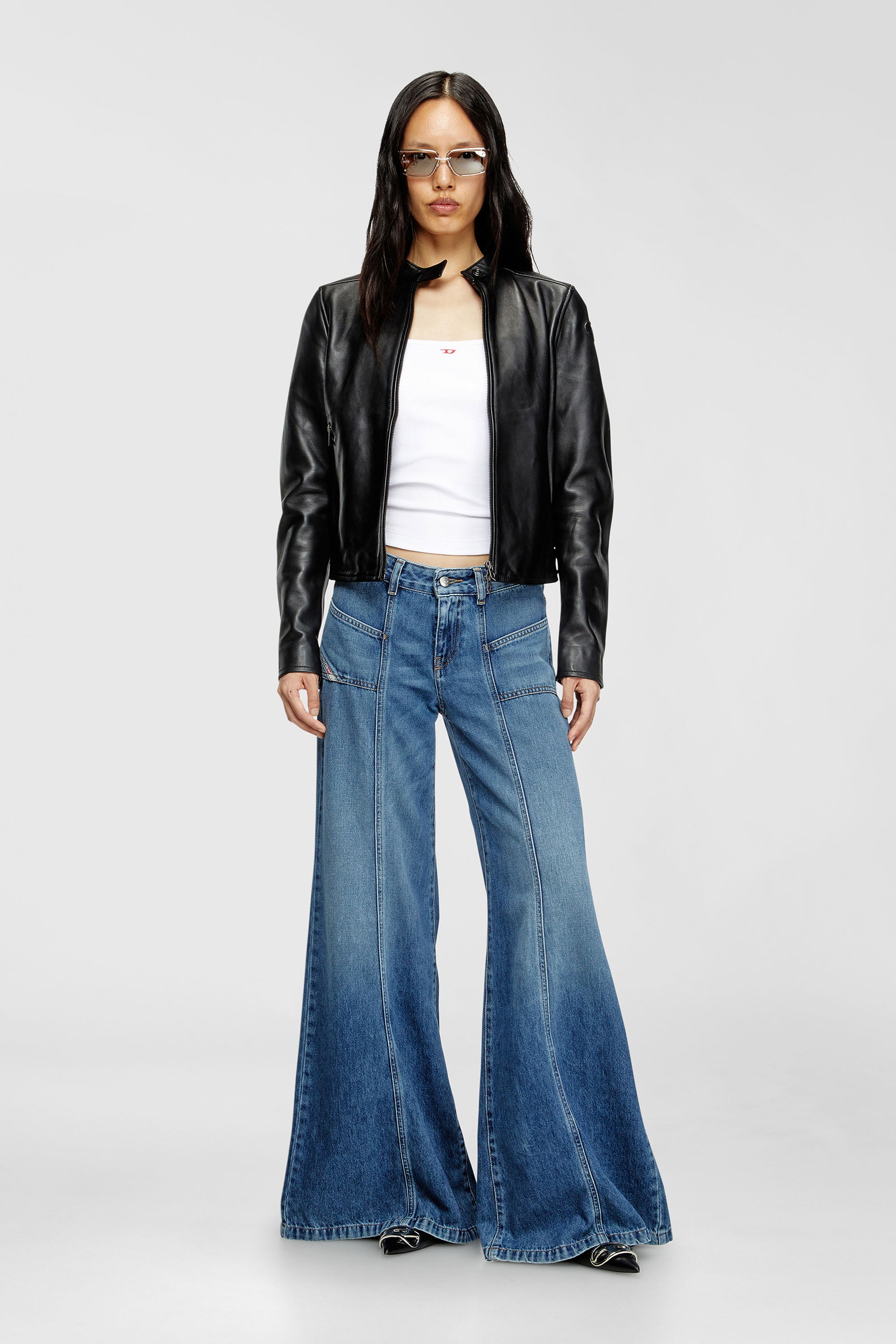 Diesel - Damen Flare Jeans D-Akii 09M56, Mittelblau - 1