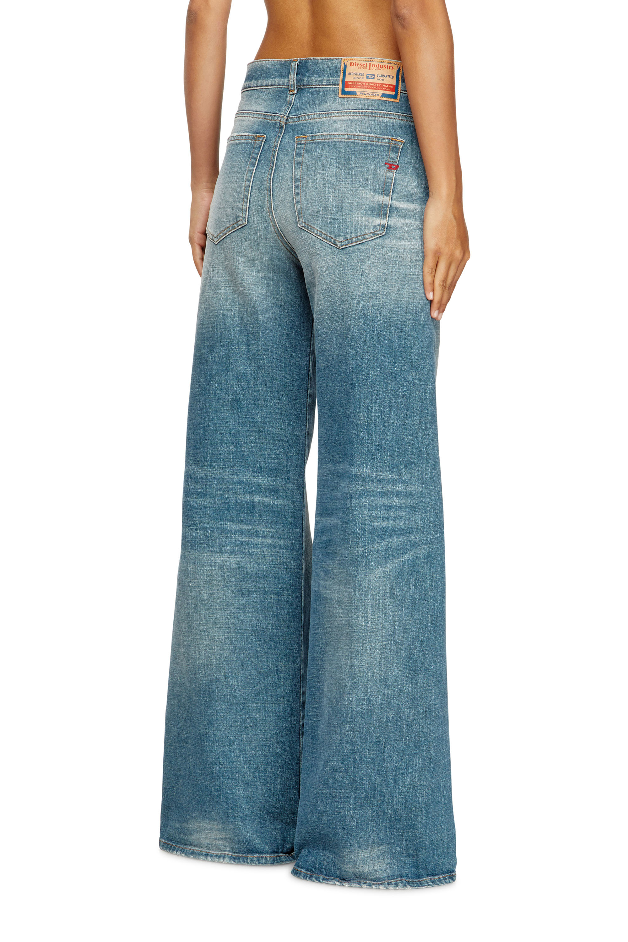 Diesel - Damen Flare Jeans 1978 D-Akemi 09M58, Mittelblau - 4