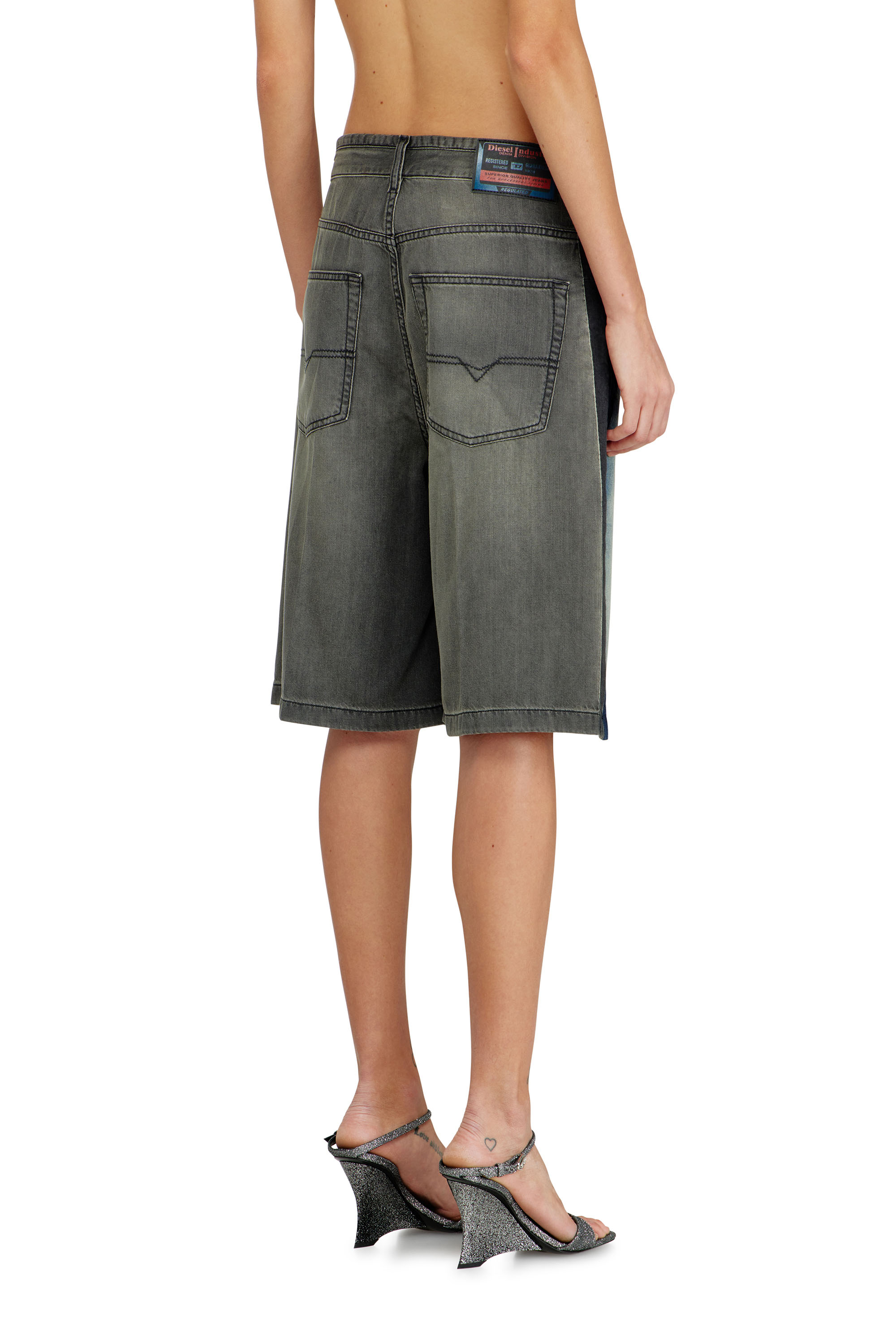 Diesel - DE-SIRE-SHORT-S1, Damen Bermuda-Jeansshorts in Kontrastwaschungen in null - 4