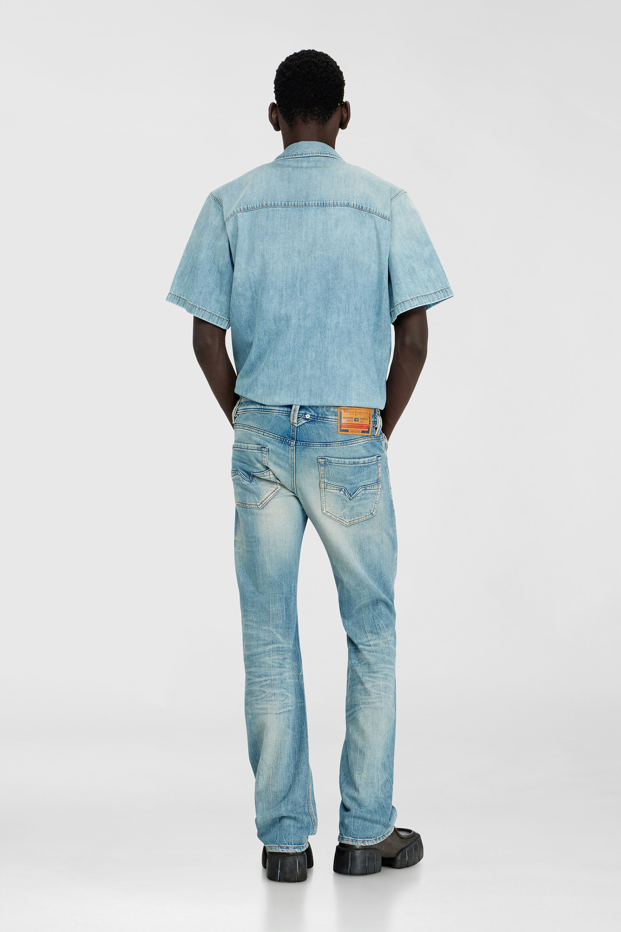 Diesel - Herren Regular Jeans 1985 Larkee 09P33, Hellblau - 3