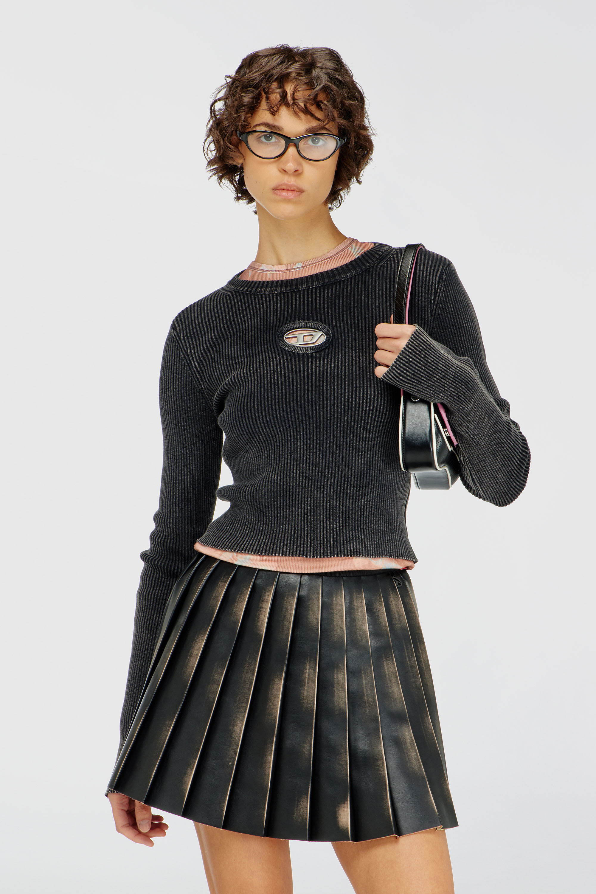 Diesel - M-ANCHOR-A, Damen Verk&uuml;rzter Pullover mit Cut-out-Logo in Schwarz - 1