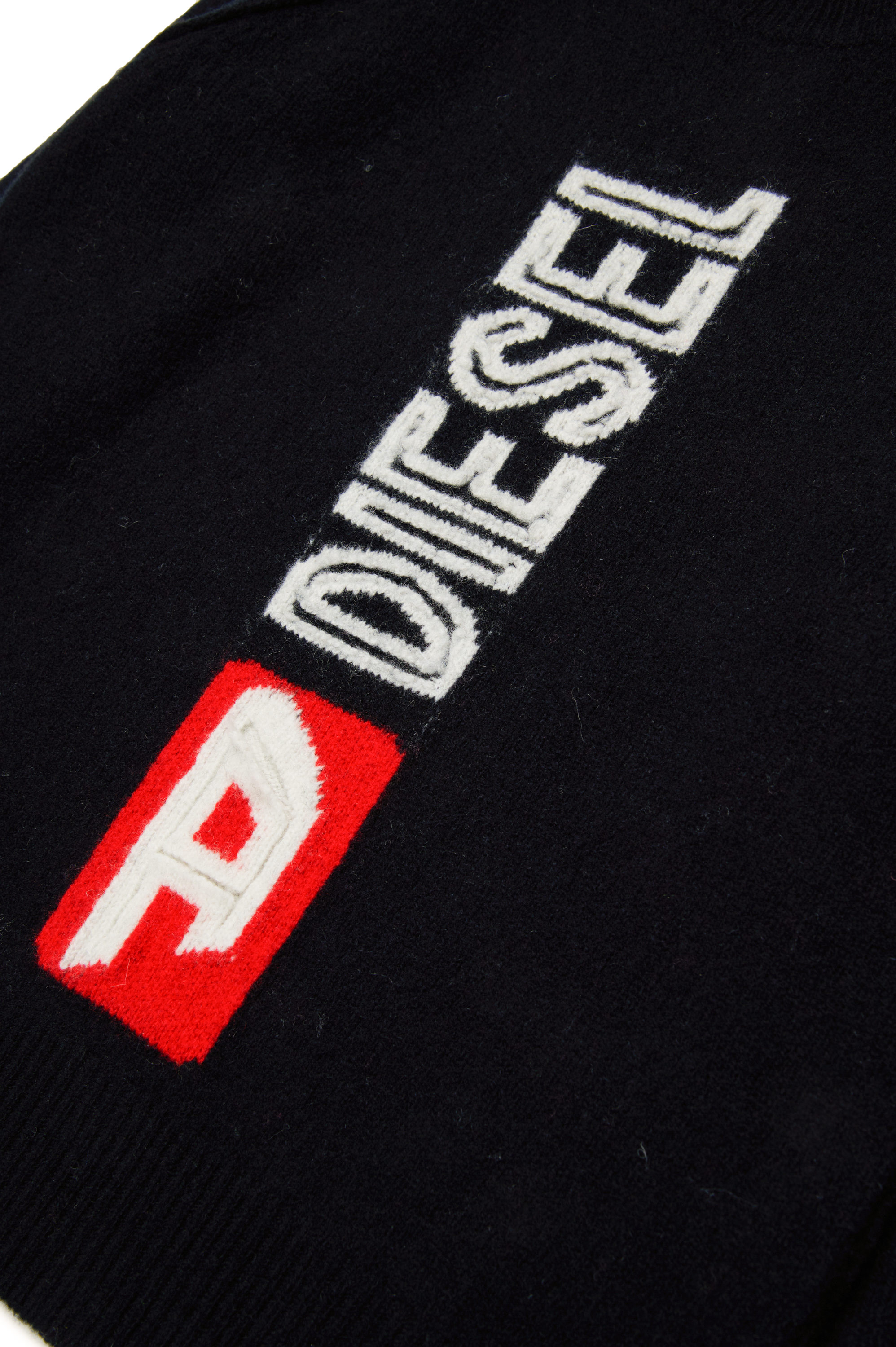 Diesel - KSARIA OVER, Unisex Pullover aus Wolle mit Logo-Intarsie in Schwarz - Image 4