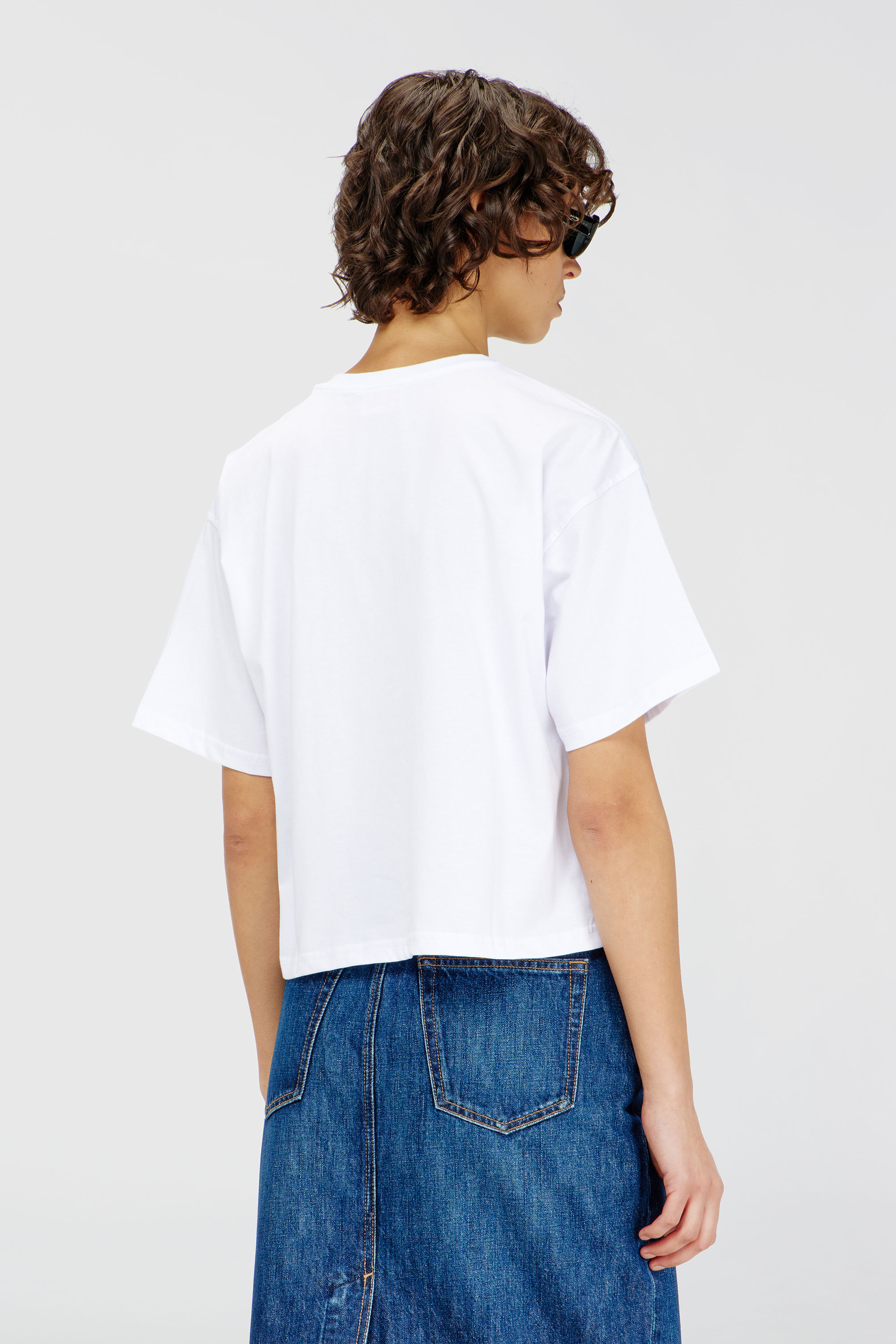 Diesel - T-BUXT-CROP-OD, Damen Kastiges T-Shirt mit ausgeschnittenem Oval D-Logo in Wei&szlig; - 4