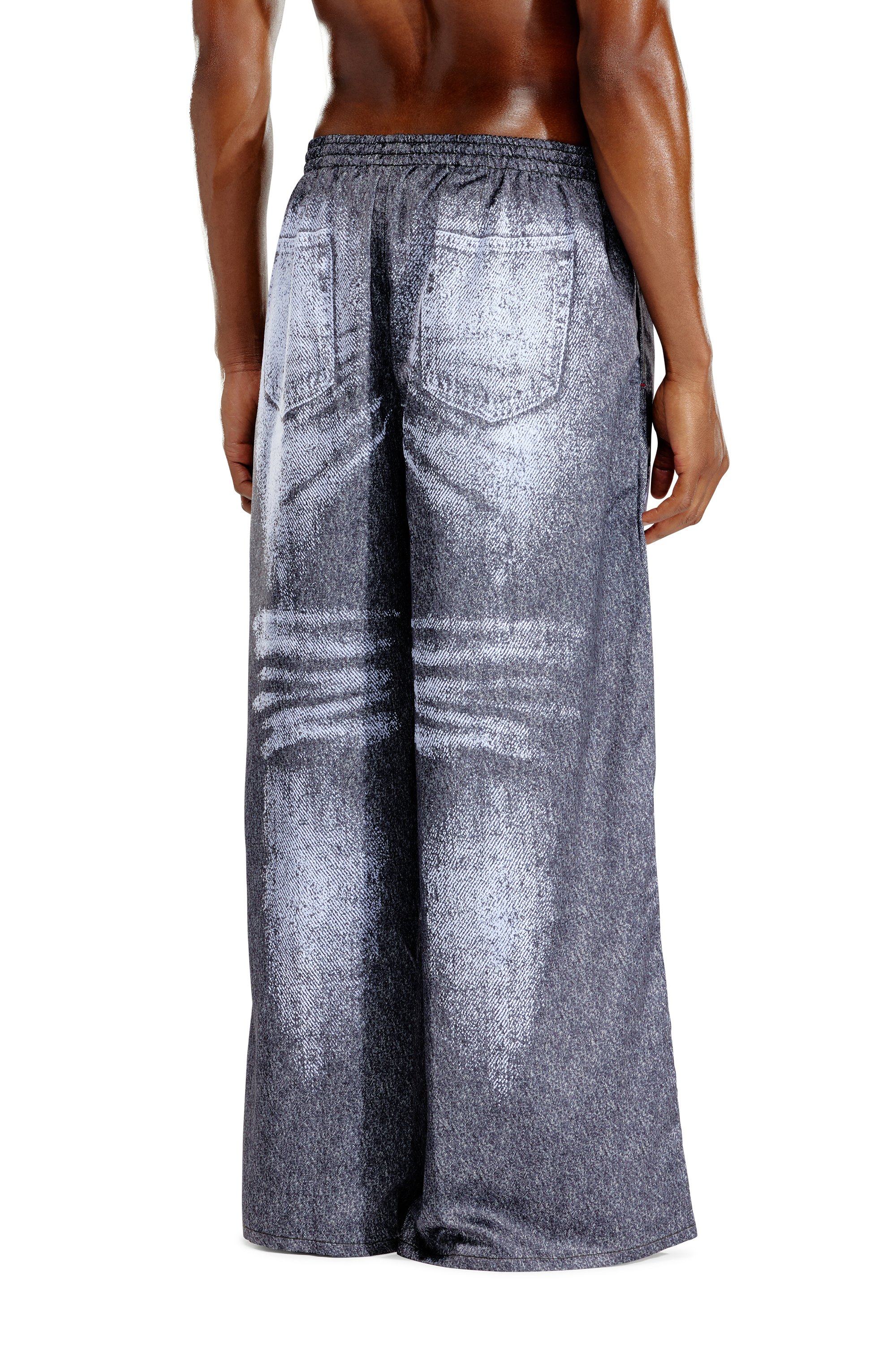 Diesel - STAINS-AND-TROMPE-SLEEP-PANT, Unisex Satin-Pyjamahose im Denim-Look in Grau - 4