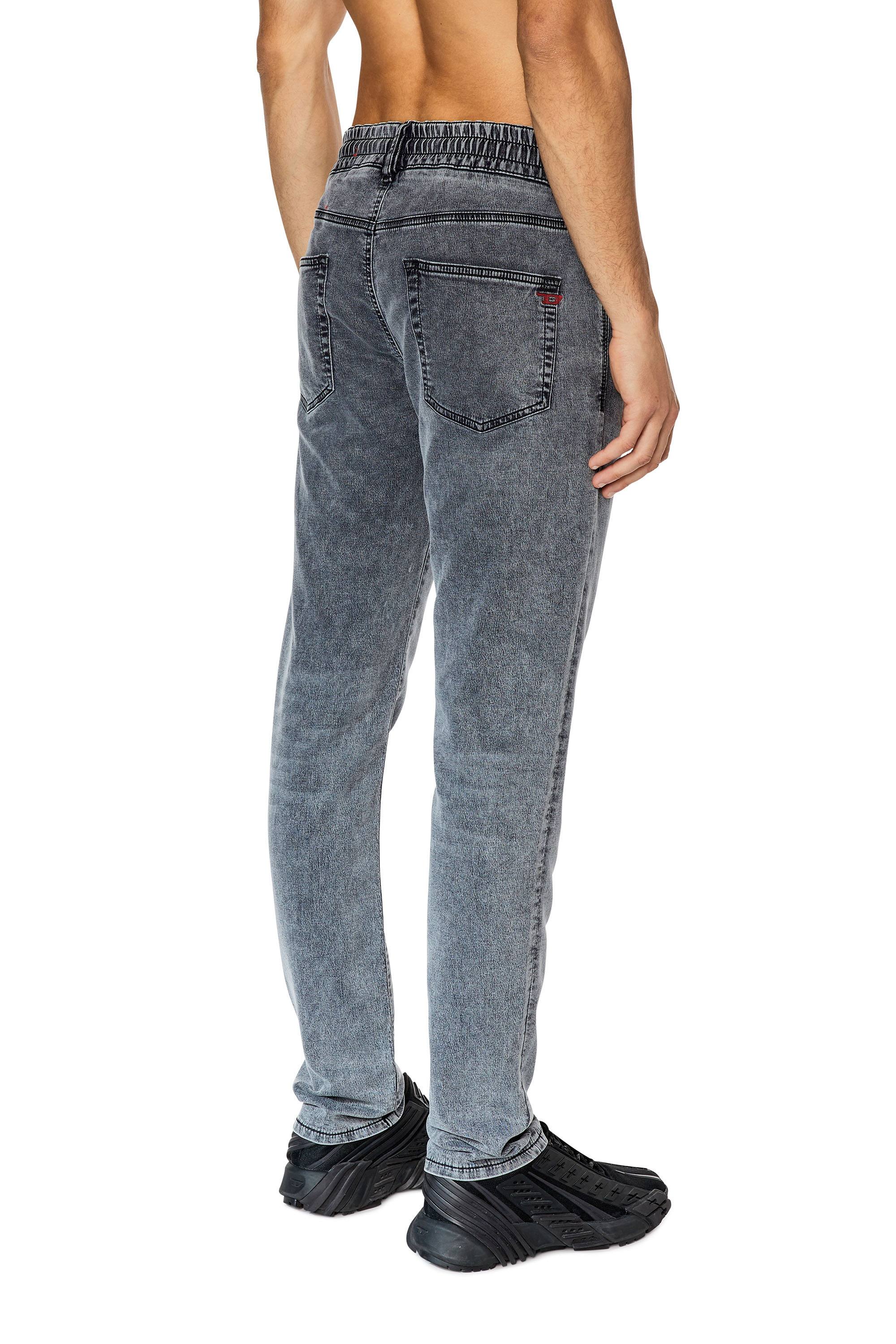 Diesel - D-Strukt JoggJeans® 068DW Slim, Hellgrau - Image 2