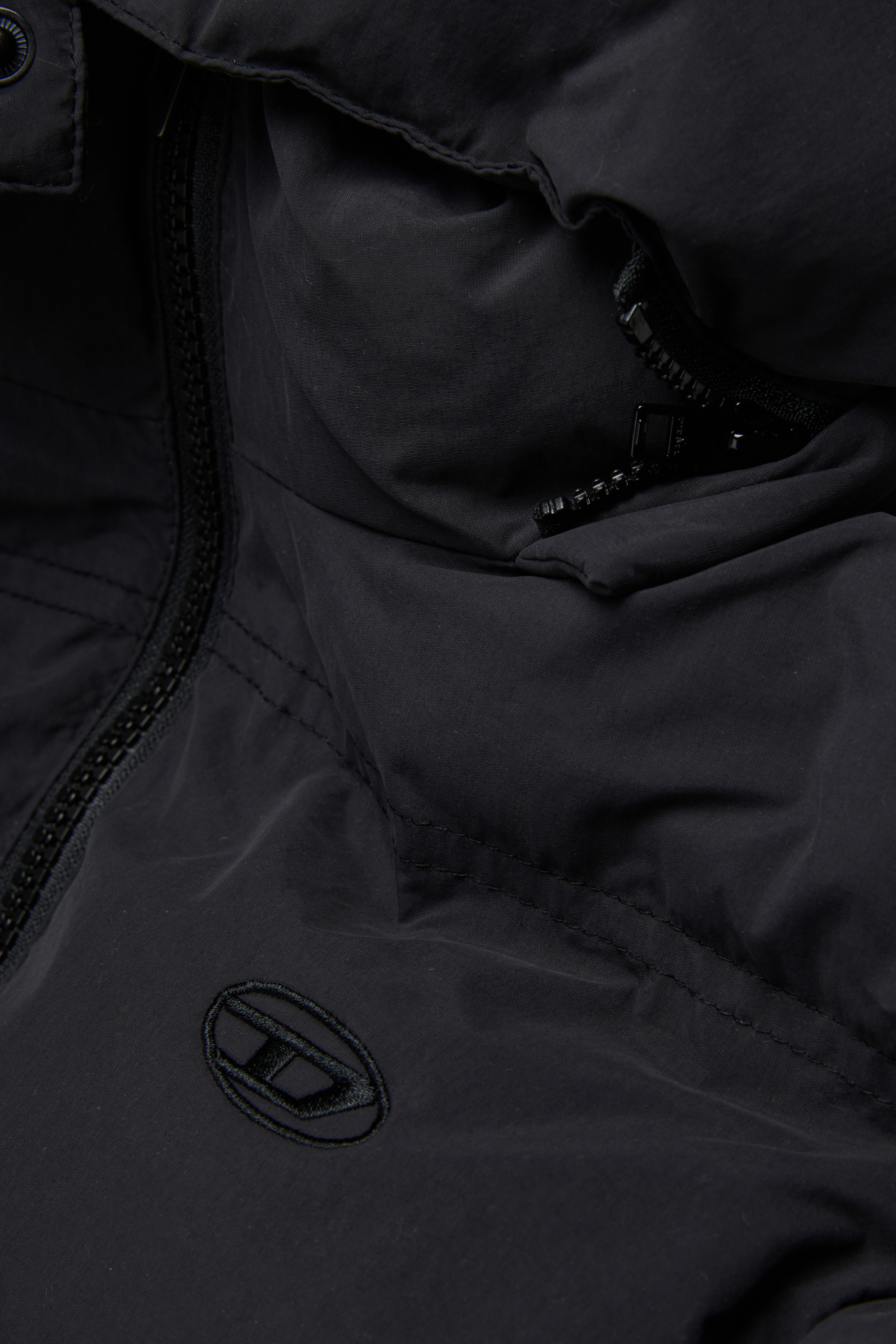 Diesel - JWRAVEEL, Unisex Nylonjacke mit Kapuze in Schwarz - 4