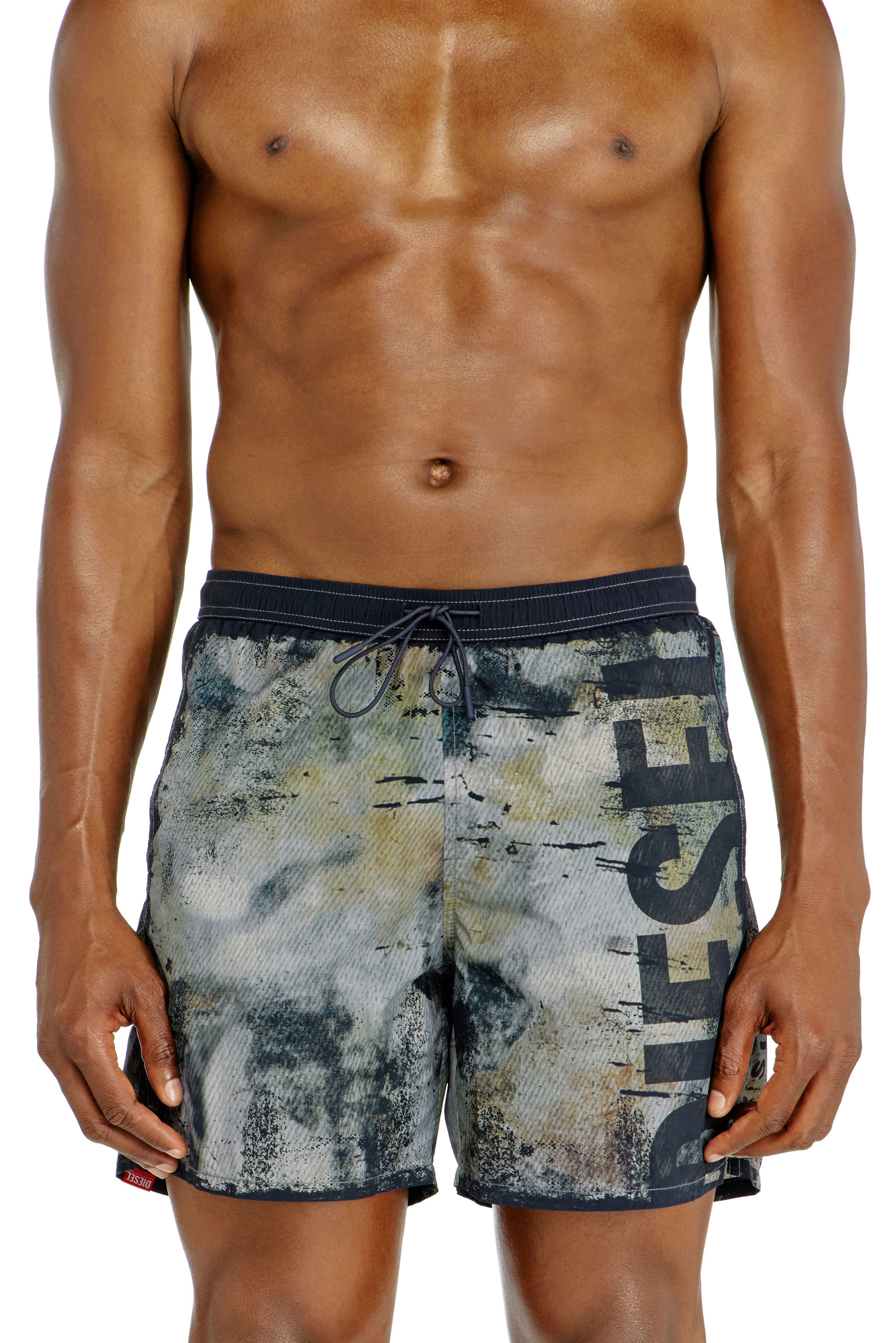 Diesel - SOCCER-41-UTLT, Herren Badeshorts mit Distressed-Print und Maxi-Logo in Bunt - 2