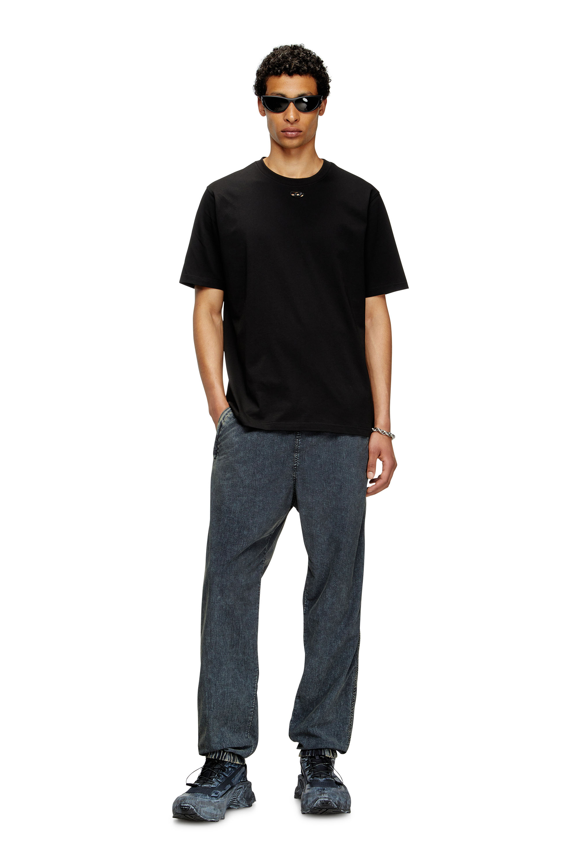 Diesel - T-ADJUST-MAREY, Herren T-Shirt mit Cutout-Oval D in Schwarz - 2