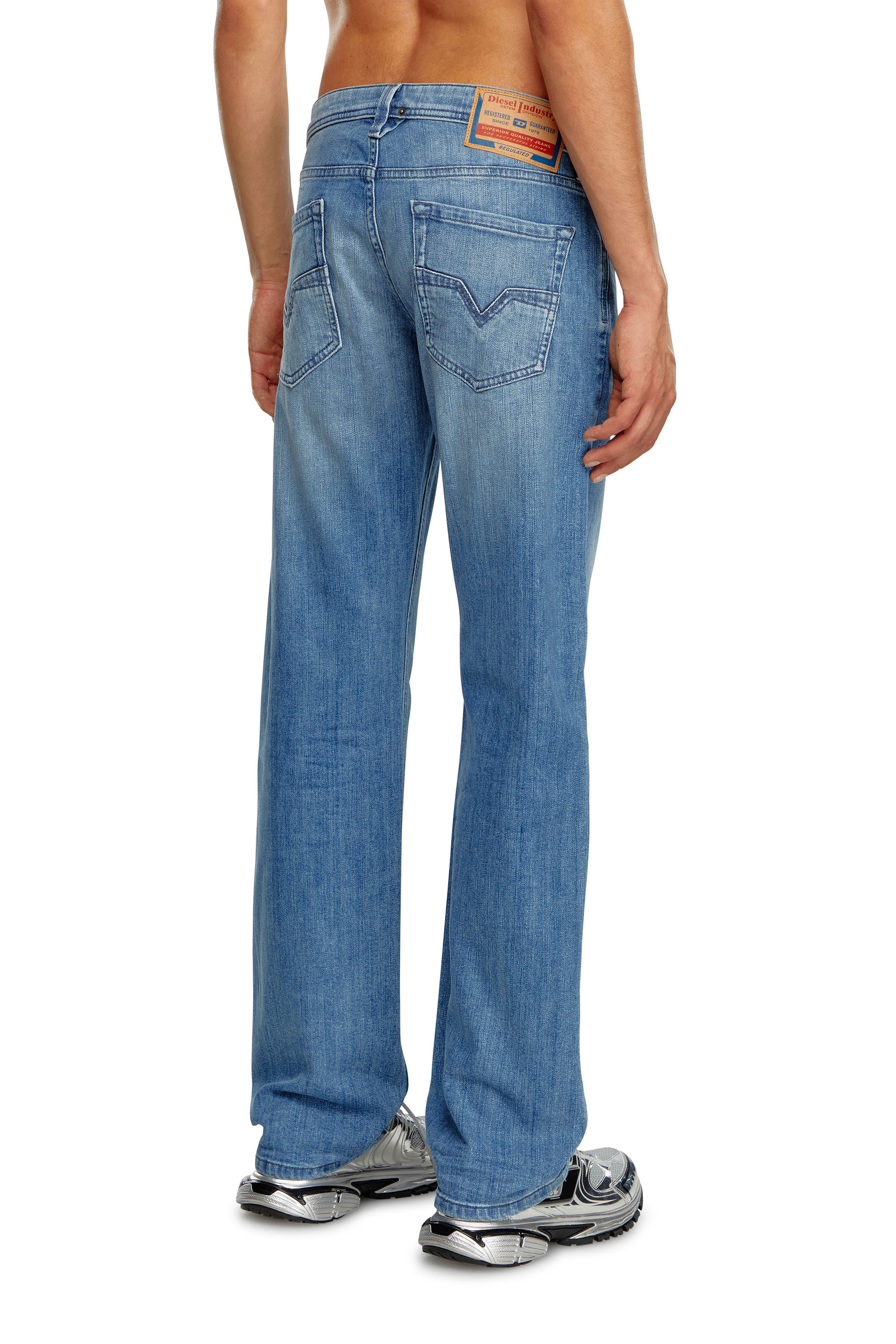 Regular Jeans 1985 Larkee 0GRDI, Hellblau Diesel - Herren Regular Jeans 1985 Larkee 0GRDI, Hellblau - 4