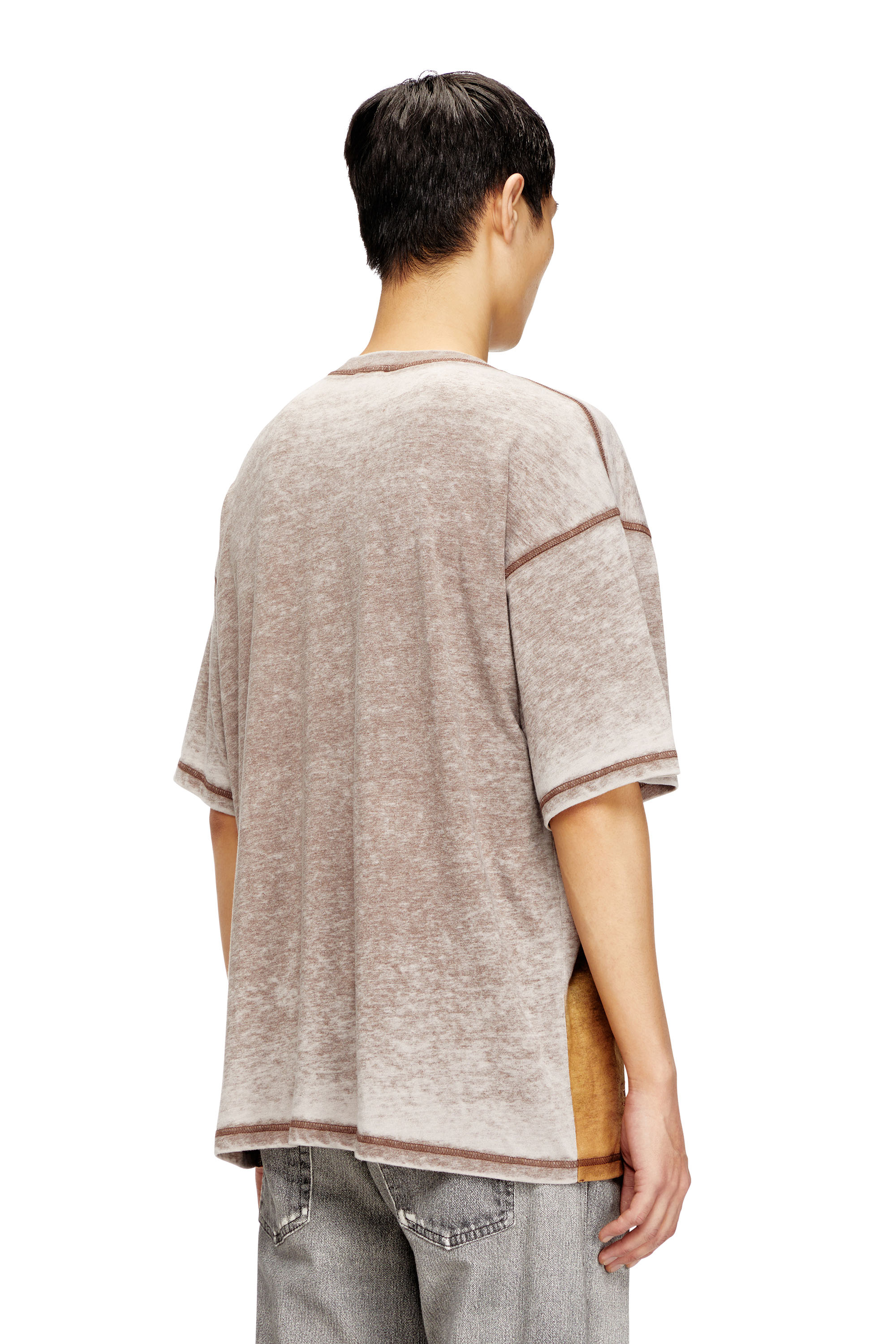 Diesel - T-BOXT-V12, Herren Entspanntes T-Shirt mit Druck und Nieten in Hellbraun - 4