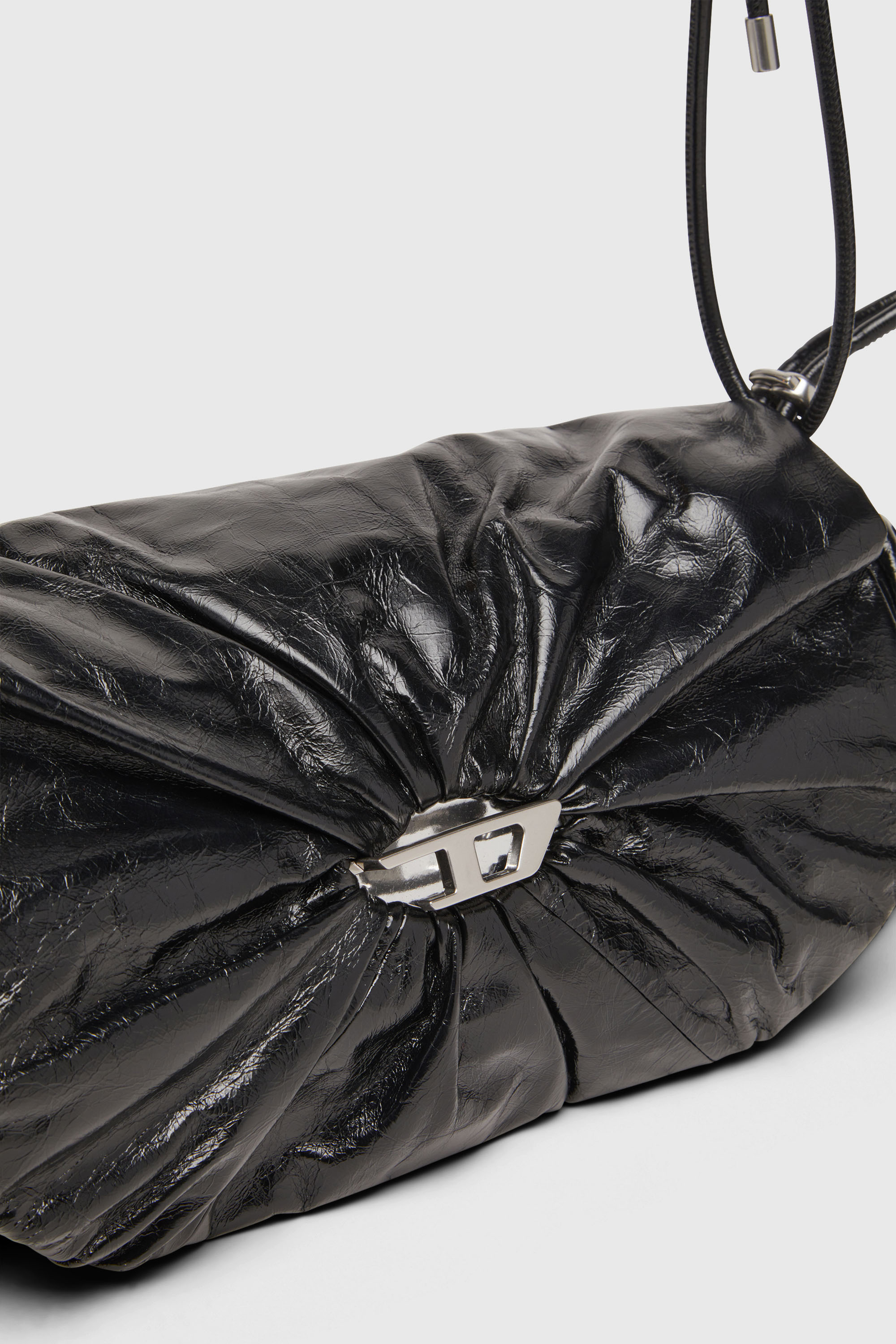 Diesel - SCRUNCH-D SHOULDER M, Damen Scrunch-D-Schultertasche aus Knitter-Leder in Schwarz - 6