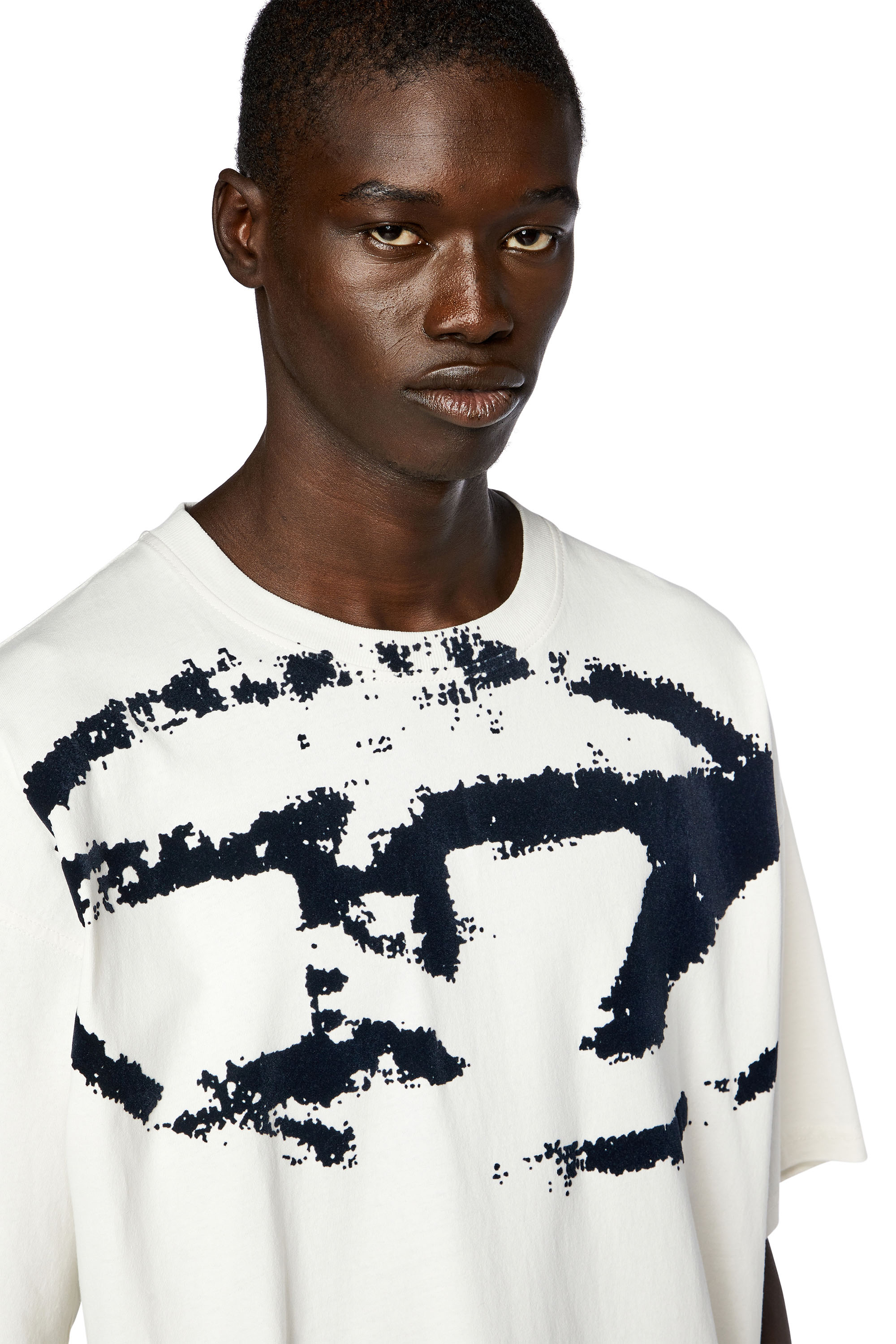 Diesel - T-BOXT-N14, Herren T-Shirt mit beflocktem Distressed-Logo in Weiß - 5