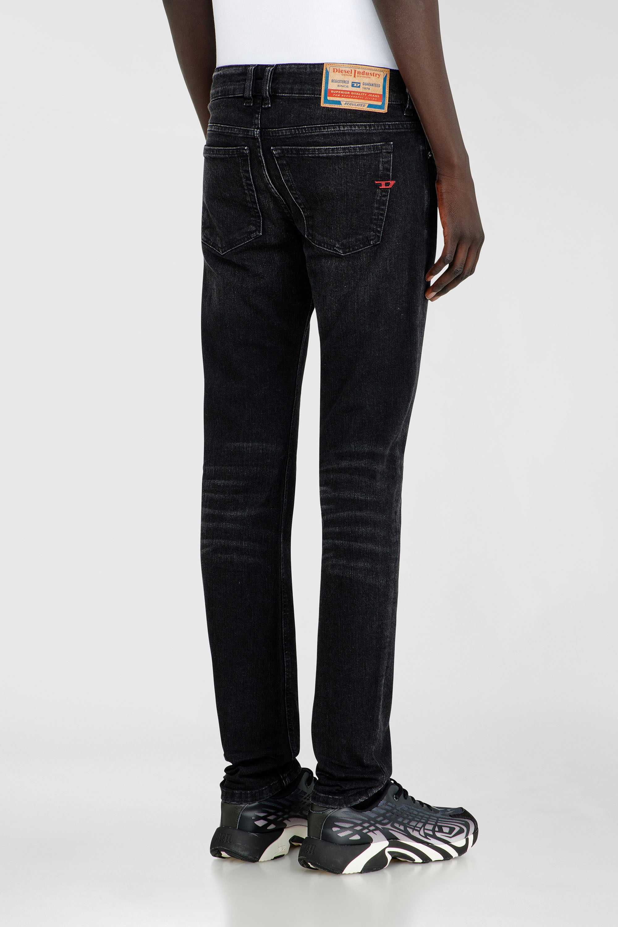Diesel - Herren Skinny Jeans 1979 Sleenker 0GRDA, Schwarz/Dunkelgrau - 5