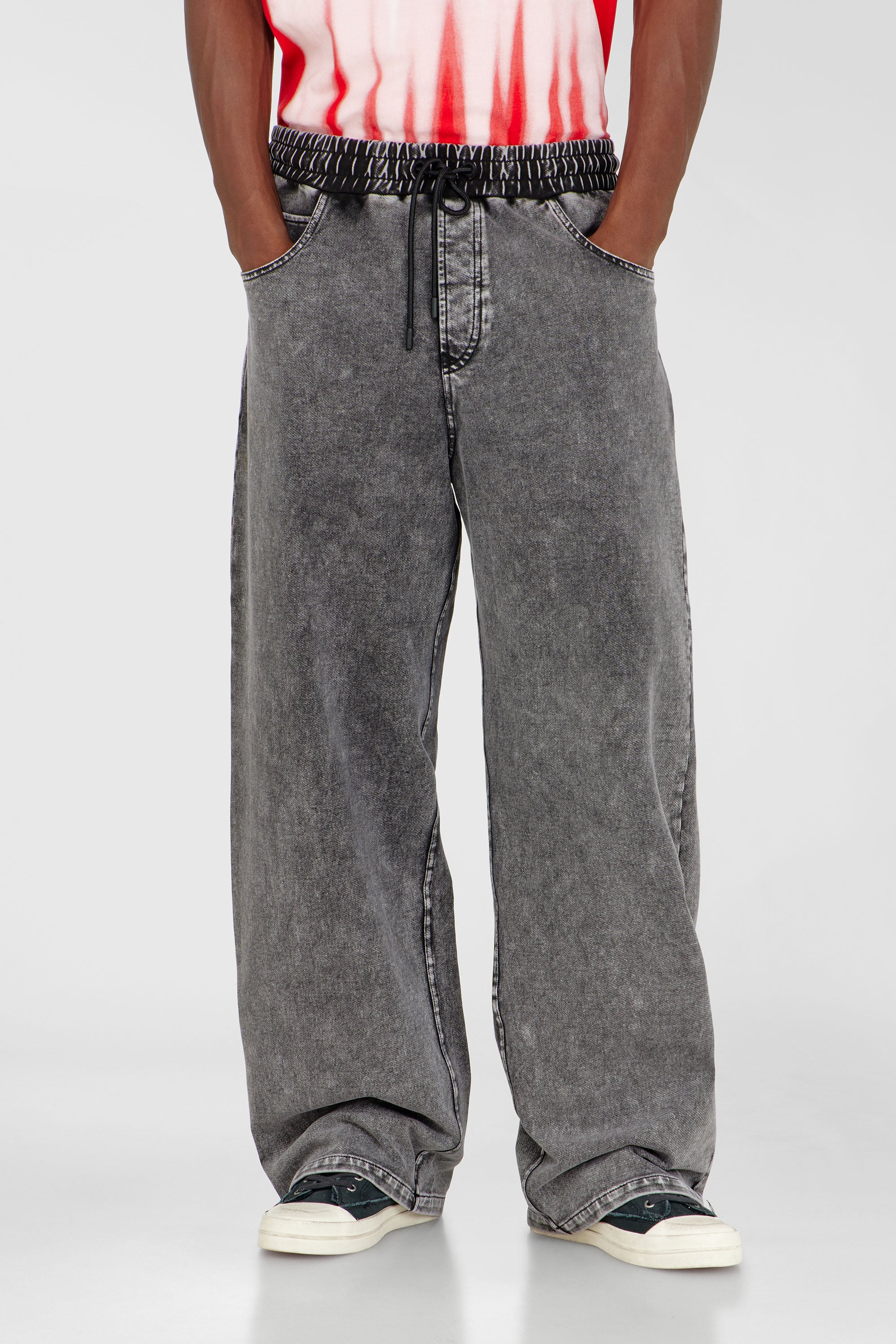 Diesel - P-STUK, Herren Sweatpants mit Denim-Effekt in Dunkelgrau - 1