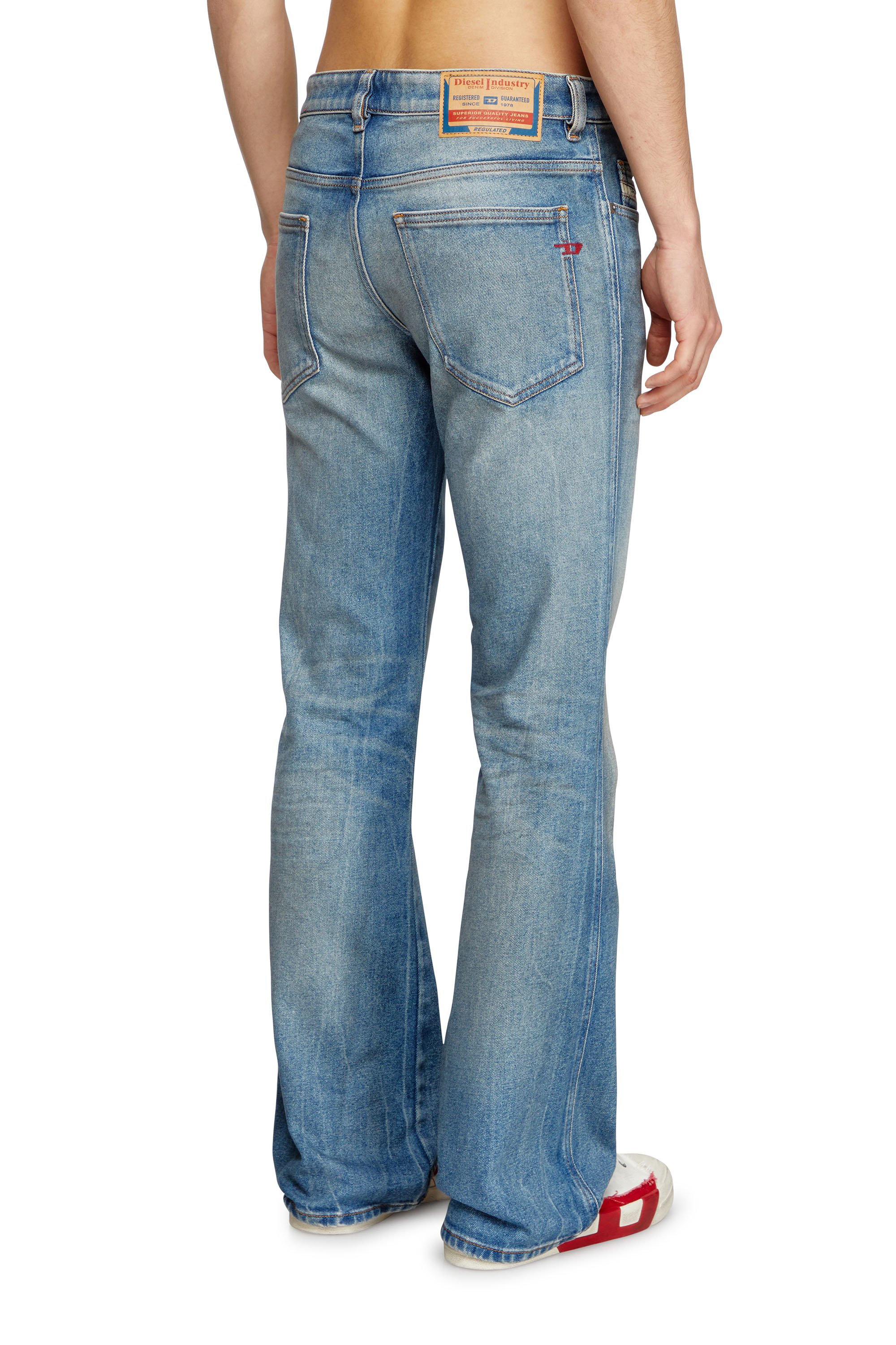 Diesel - Herren Bootcut Jeans 1998 D-Buck 09L30, Mittelblau - 4