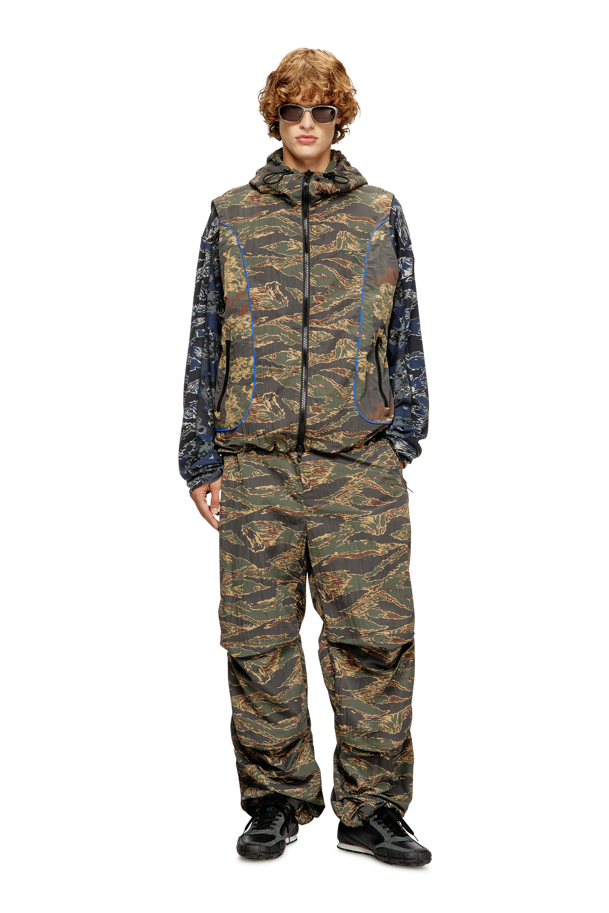Diesel - P-ANIC, Herren Cargohose aus Nylon mit Camo-Print in Armeegrün - 1