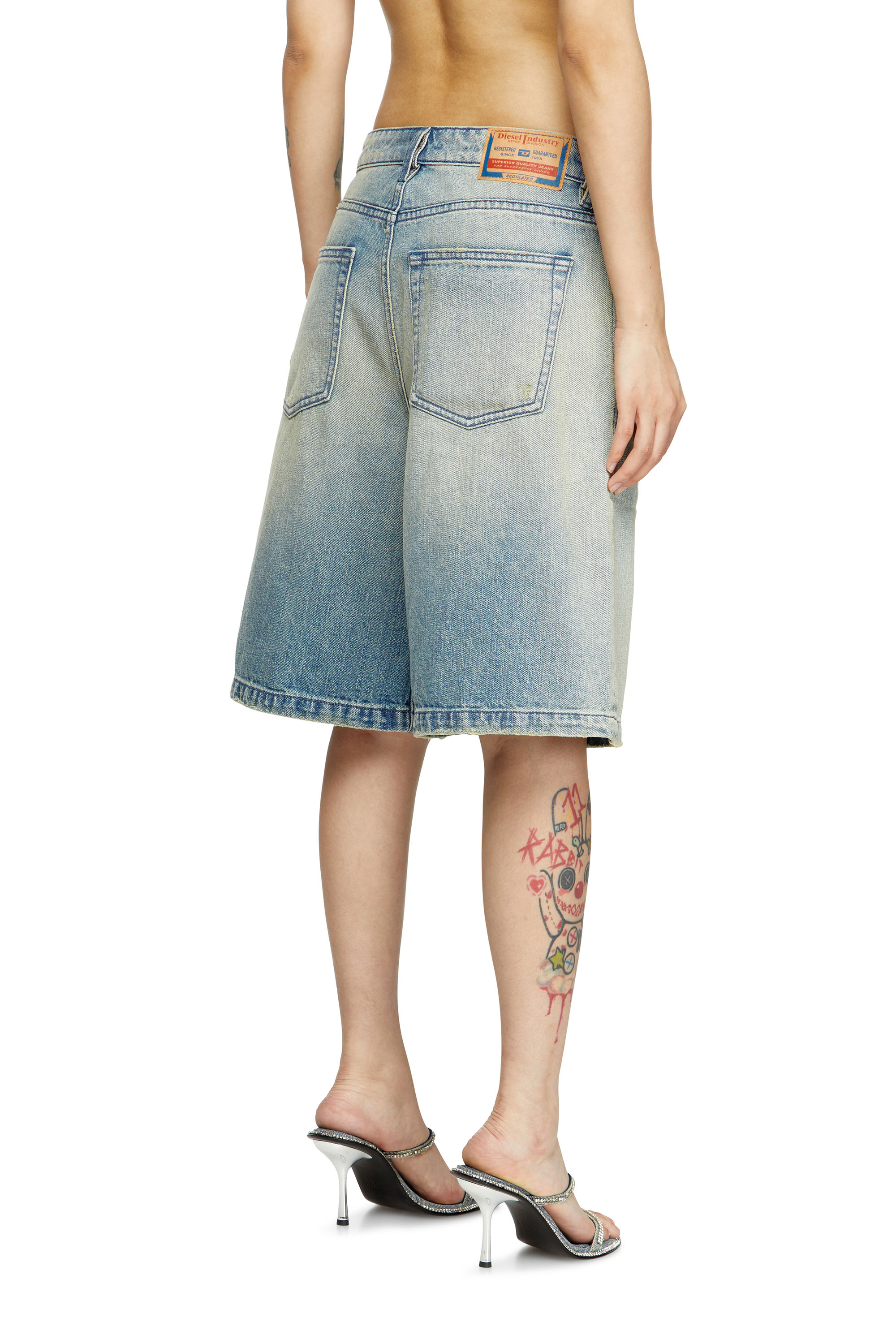 Diesel - DE-SIRE-SHORT, Damen Shorts aus vielgetragenem Denim in Hellblau - 4