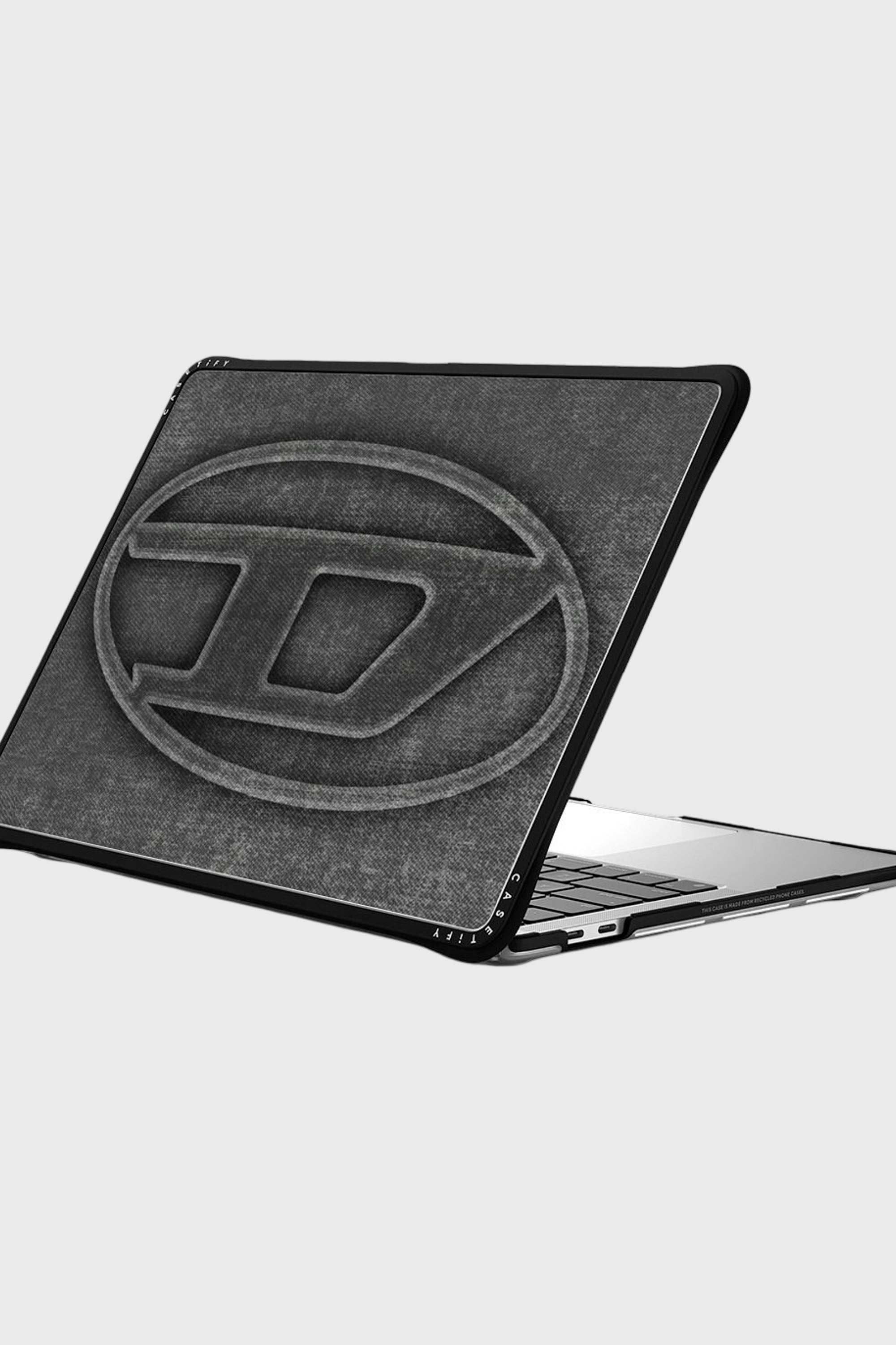 Diesel - 60619 MOULDED CASE, Unisex Oval D impact H&uuml;lle f&uuml;r MacBook 13" in Schwarz - 1