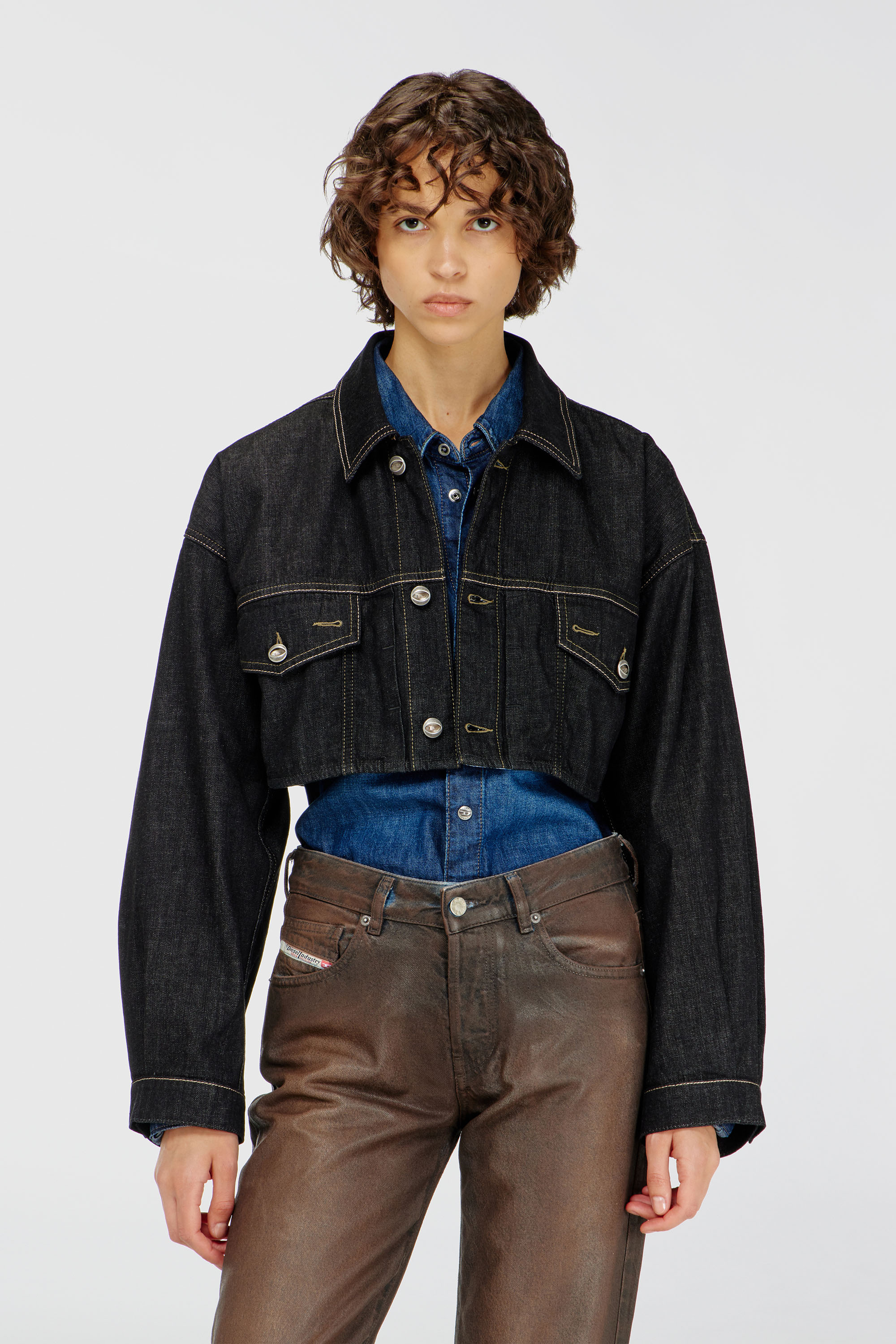 Diesel - DE-MALLEY, Damen Oversized cropped Trucker-Jacke aus rinse denim in Schwarz - 1