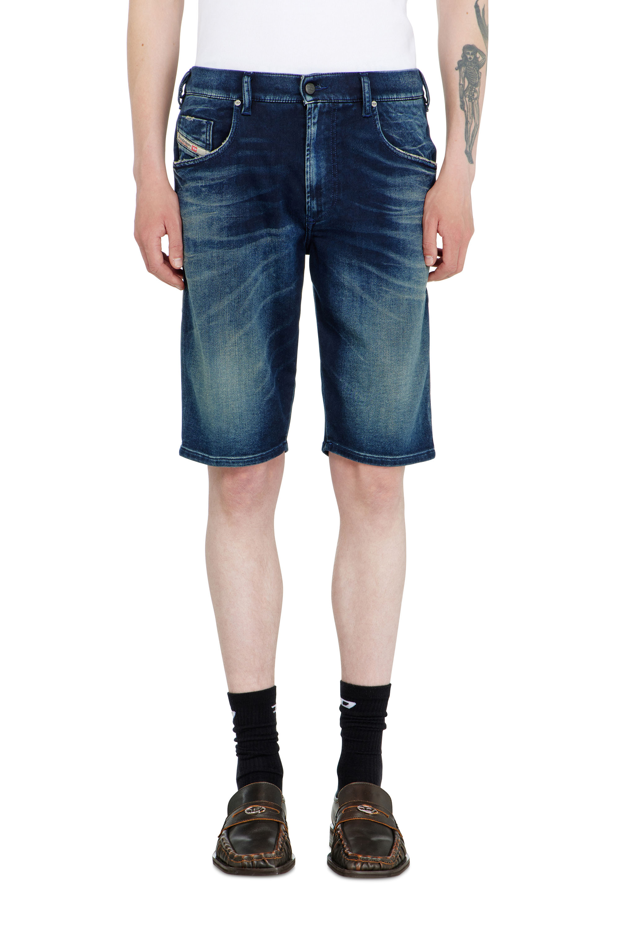Diesel - 2033 D-KROOLEY-SHORT-BW JOGG, Herren Chino shorts aus shaded JoggJeans in Dunkelblau - 2