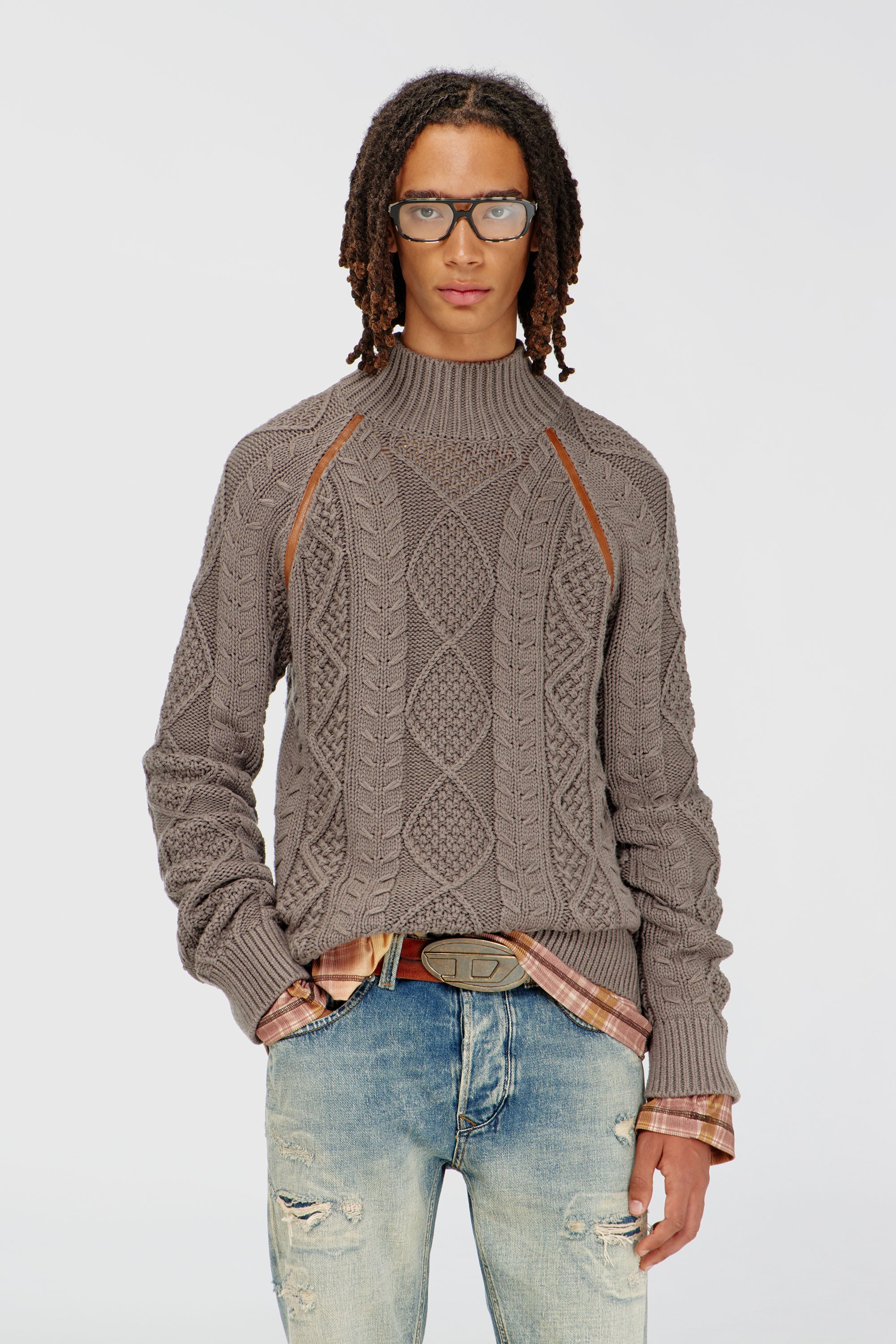 Diesel - K-INOME, Herren Rollkragenpullover im Zopfmuster in Braun - 1