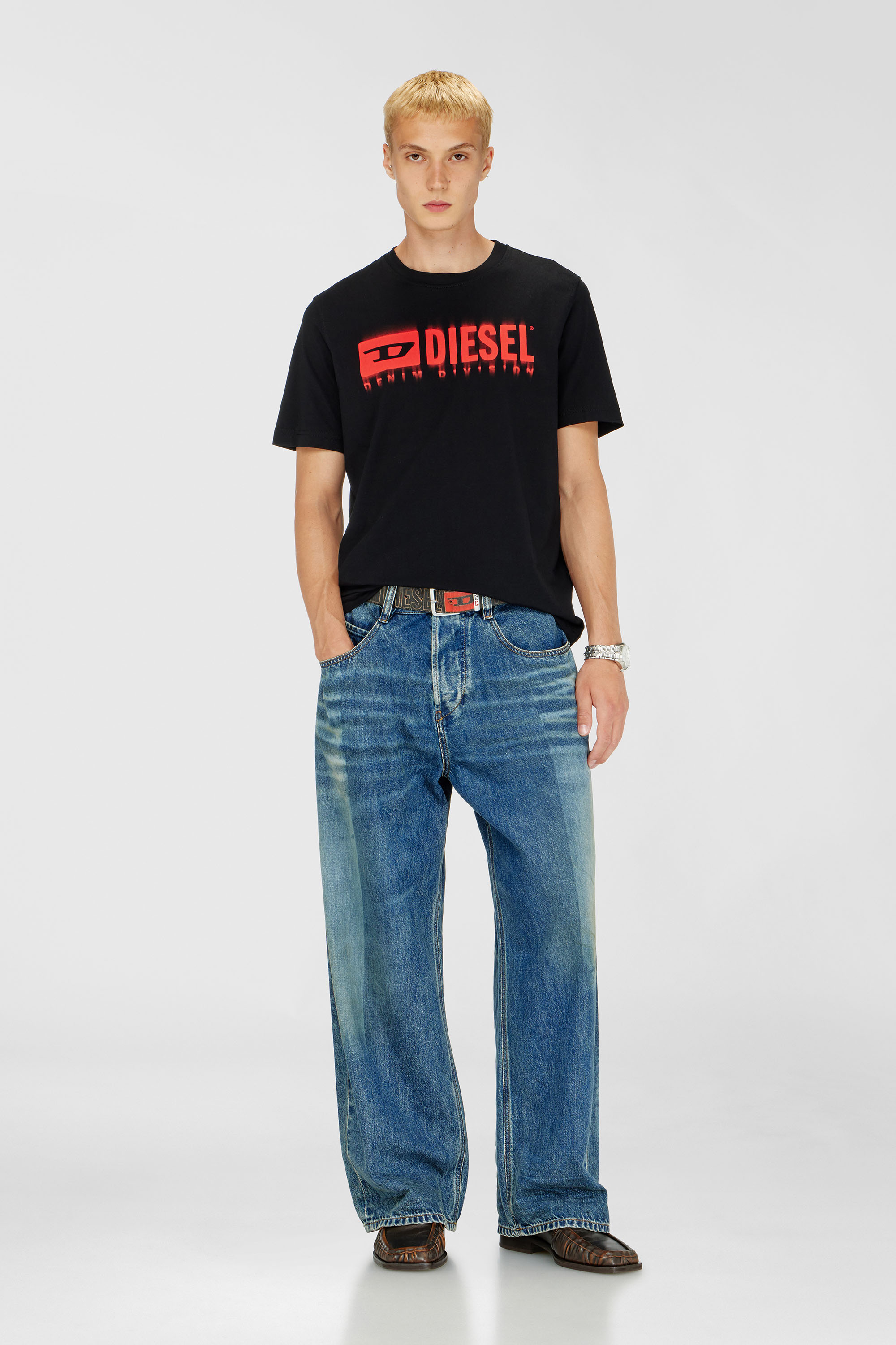 Diesel - T-ADJUST-Q7, Herren T-Shirt mit verschwommenem Diesel-Logo in Schwarz - 2