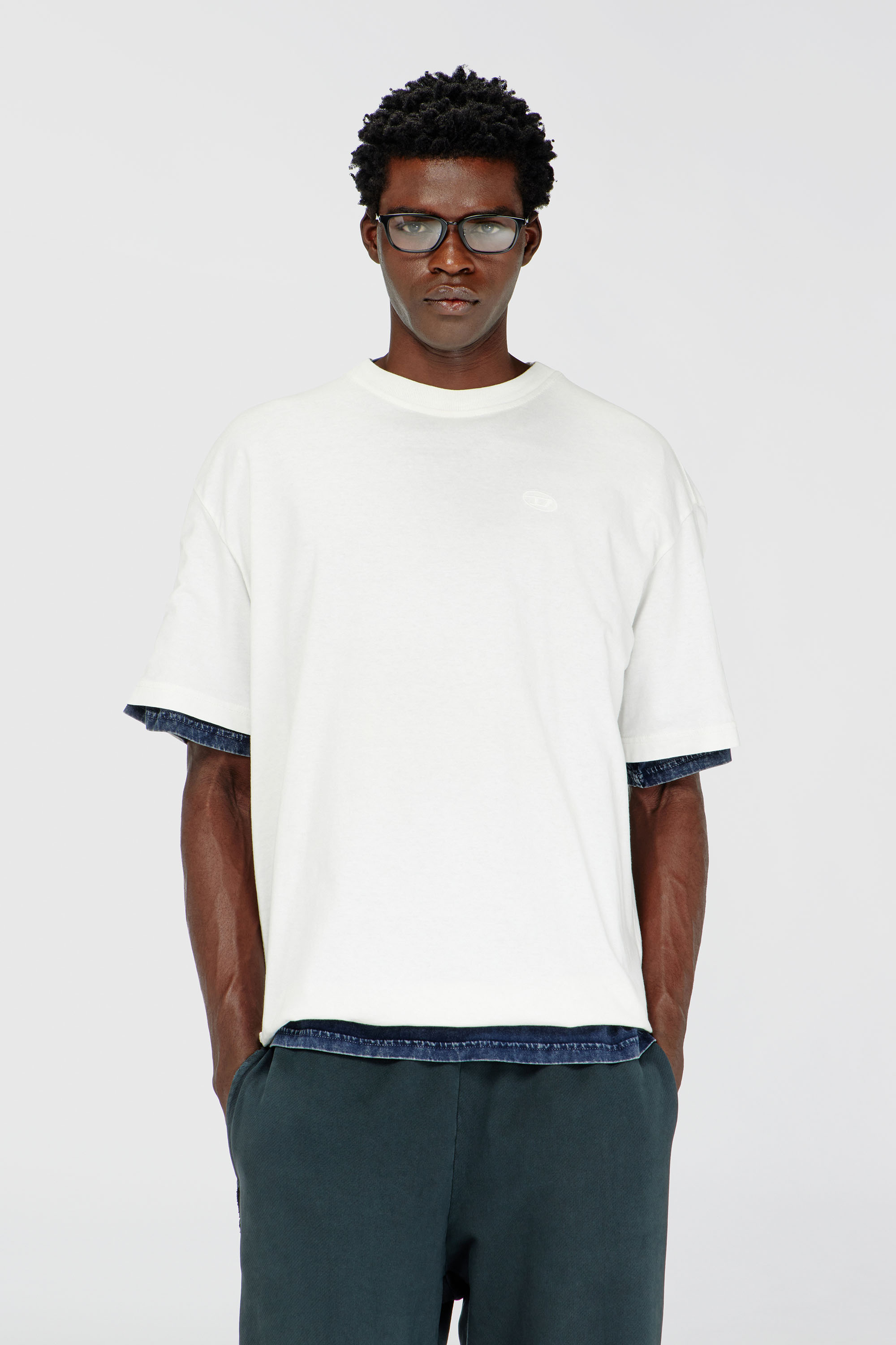 Diesel - T-BOGGY-MEGOVAL-D, Herren T-Shirt mit gro&szlig;er Oval D-Stickerei in Wei&szlig; - 3