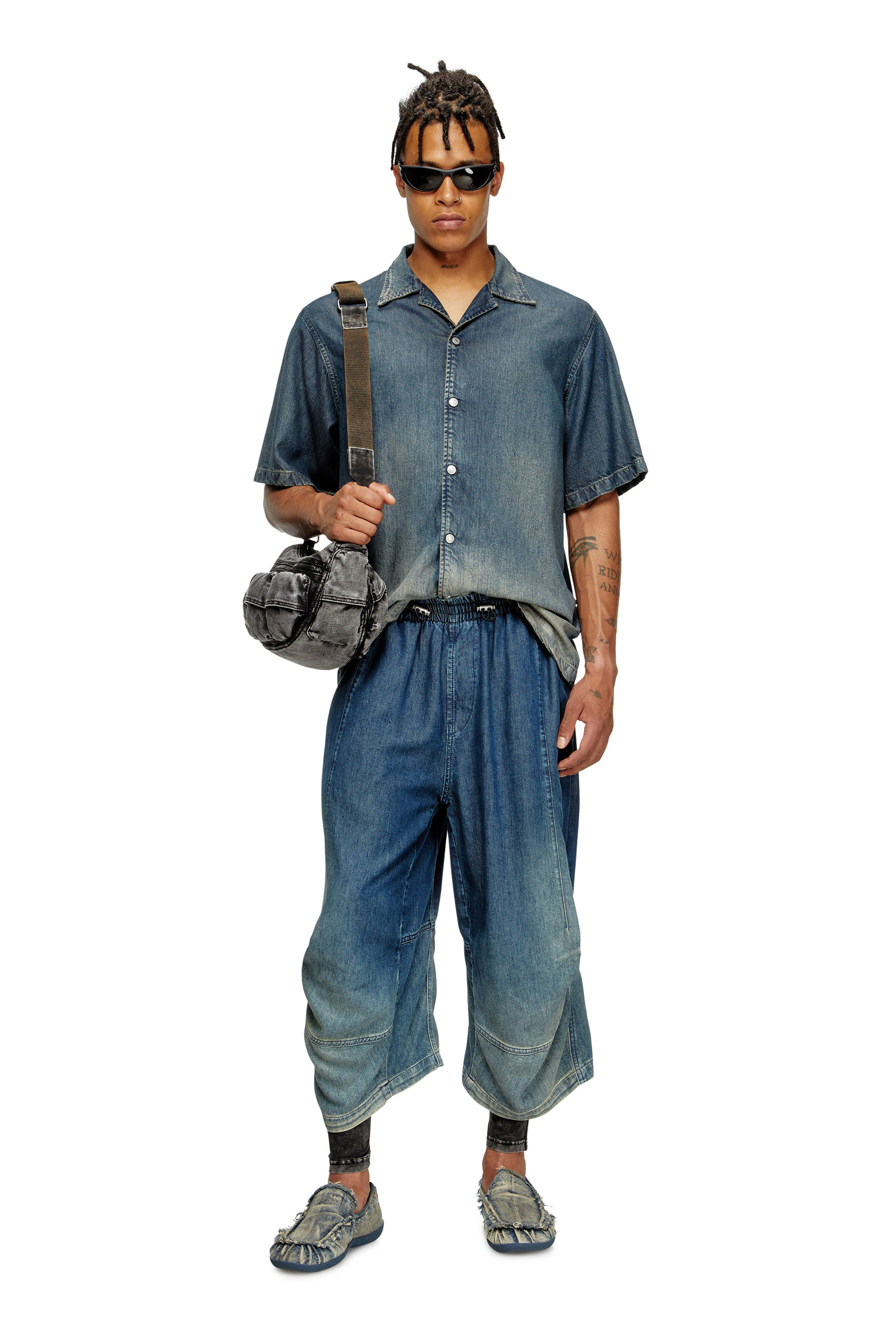 Diesel - D-PARI-SHORT-S, Unisex Ergonomische Shorts aus schattiertem Denim in Mittelblau - 2