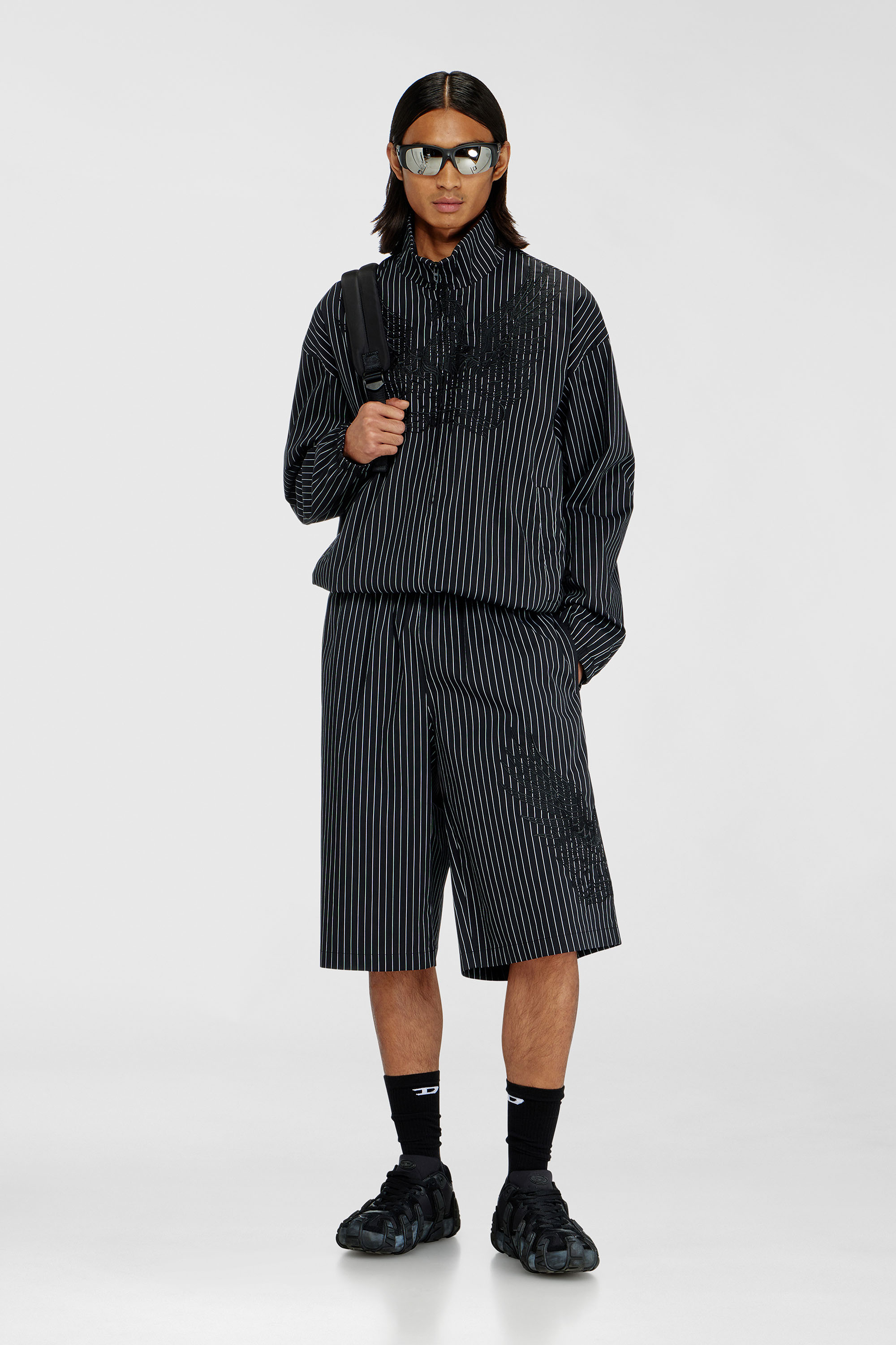 Diesel - P-THEO-SHORT-NJCA, Herren Pinstripe-Shorts mit Phoenix-Stickerei in Schwarz - 1