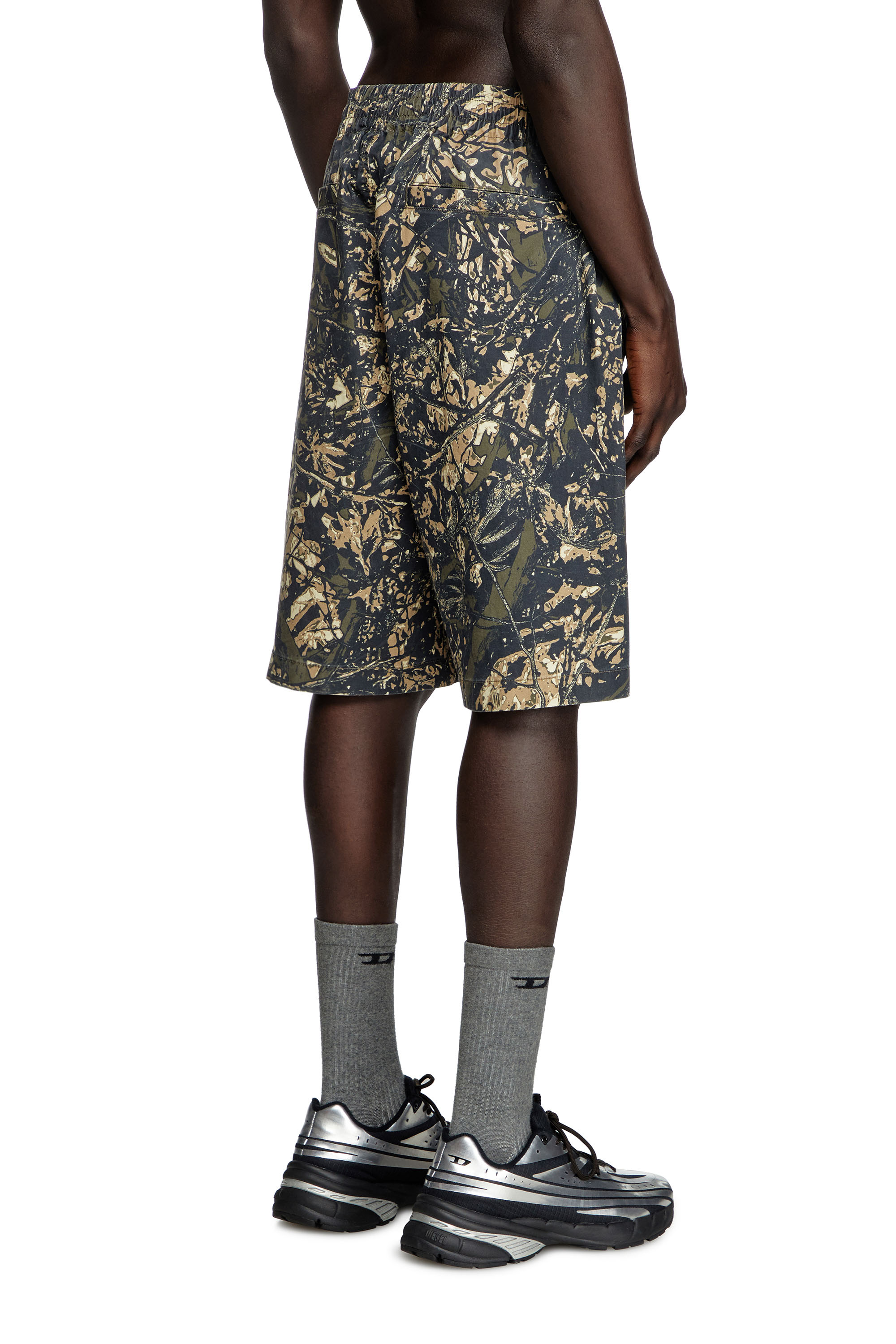 Diesel - P-OPWIK-C, Herren Knielange Shorts mit Camouflage-Print in Braun/Grün - 4