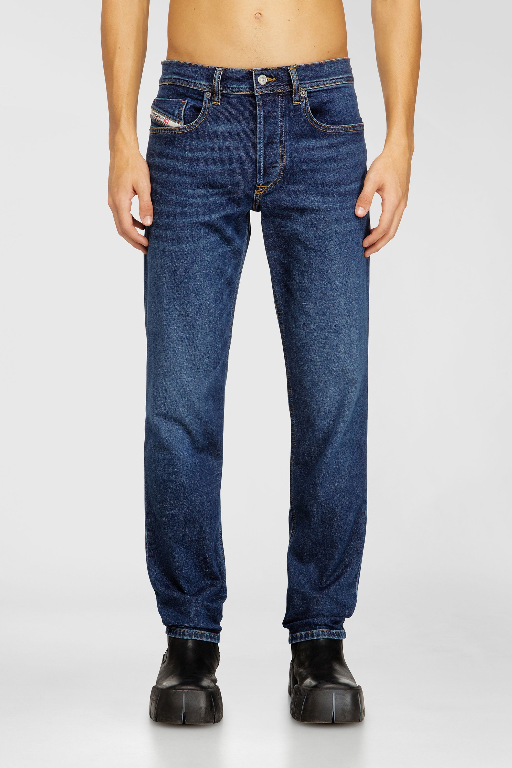 Diesel - Herren Regular Jeans 2023 D-Finitive 0ADBG, Mittelblau - 1