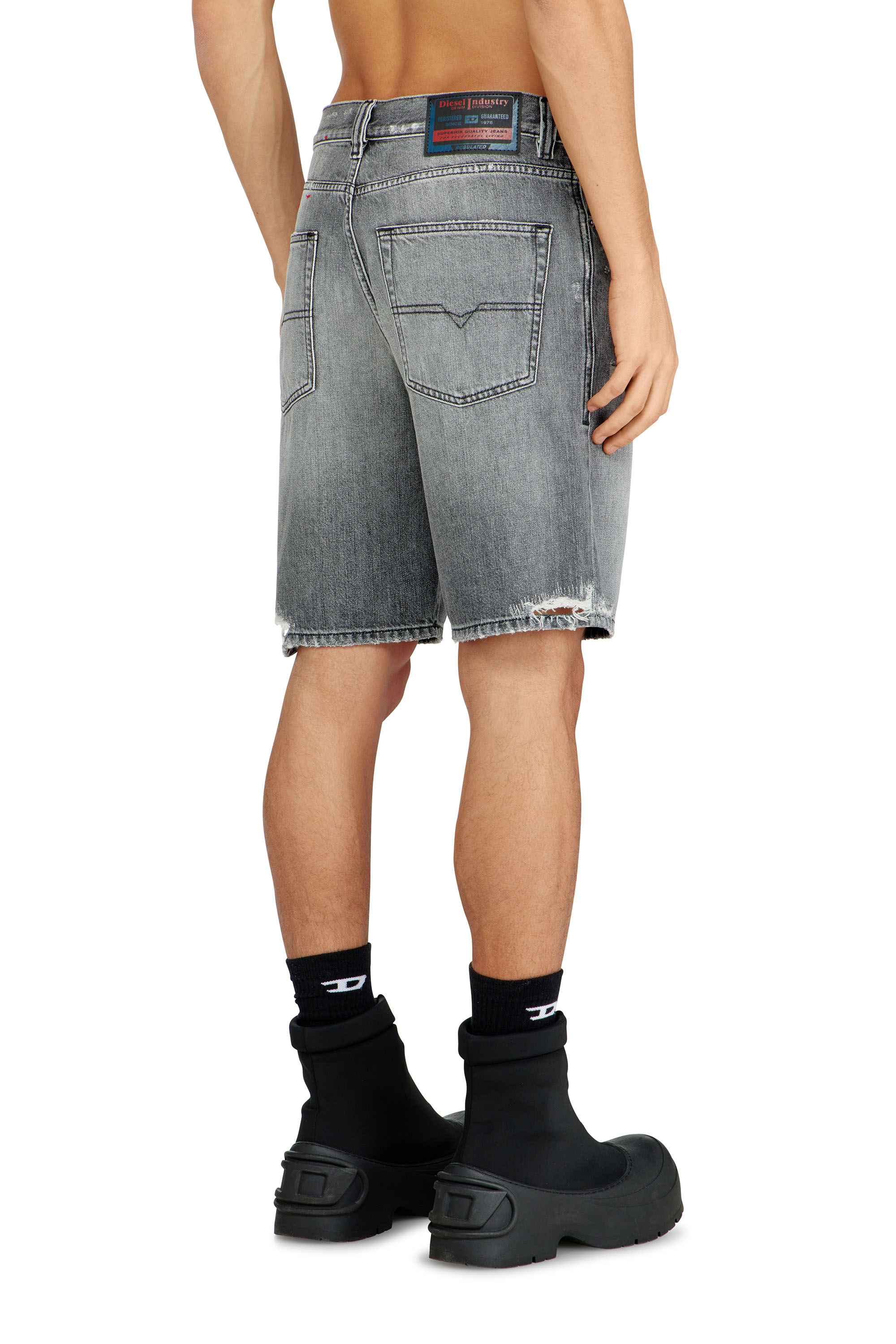 Diesel - REGULAR-SHORT, Herren Denimshorts mit ausgefranstem Saum in Grau - 4