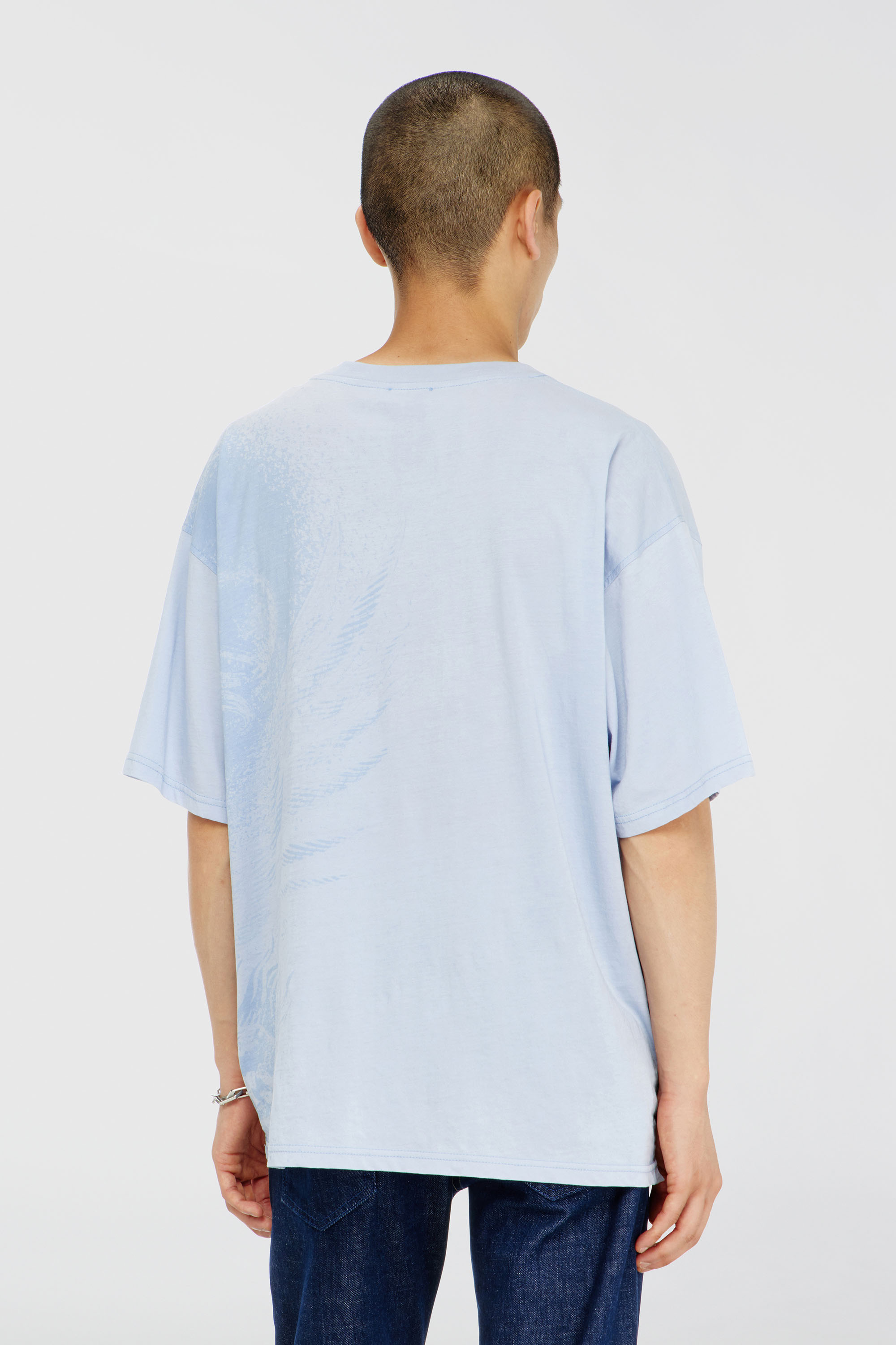 Diesel - T-BOXT-AA3, Herren Locker geschnittenes T-Shirt mit Pigmentdruck in Hellblau - 4