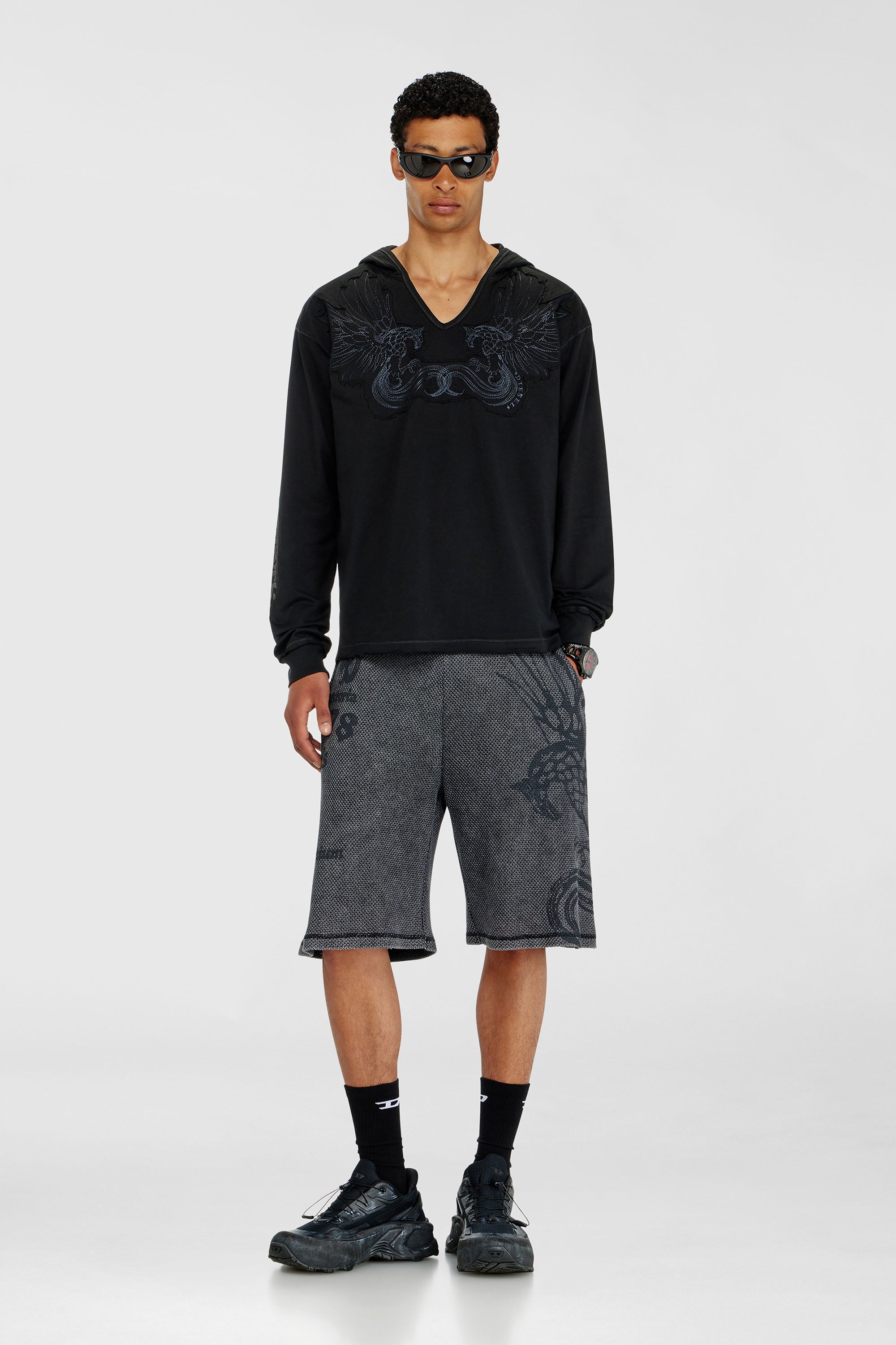 Diesel - T-PHEN-LS-HOOD-RIB, Herren Kapuzenpullover mit V-Ausschnitt und Stickerei vorn in Schwarz - 2