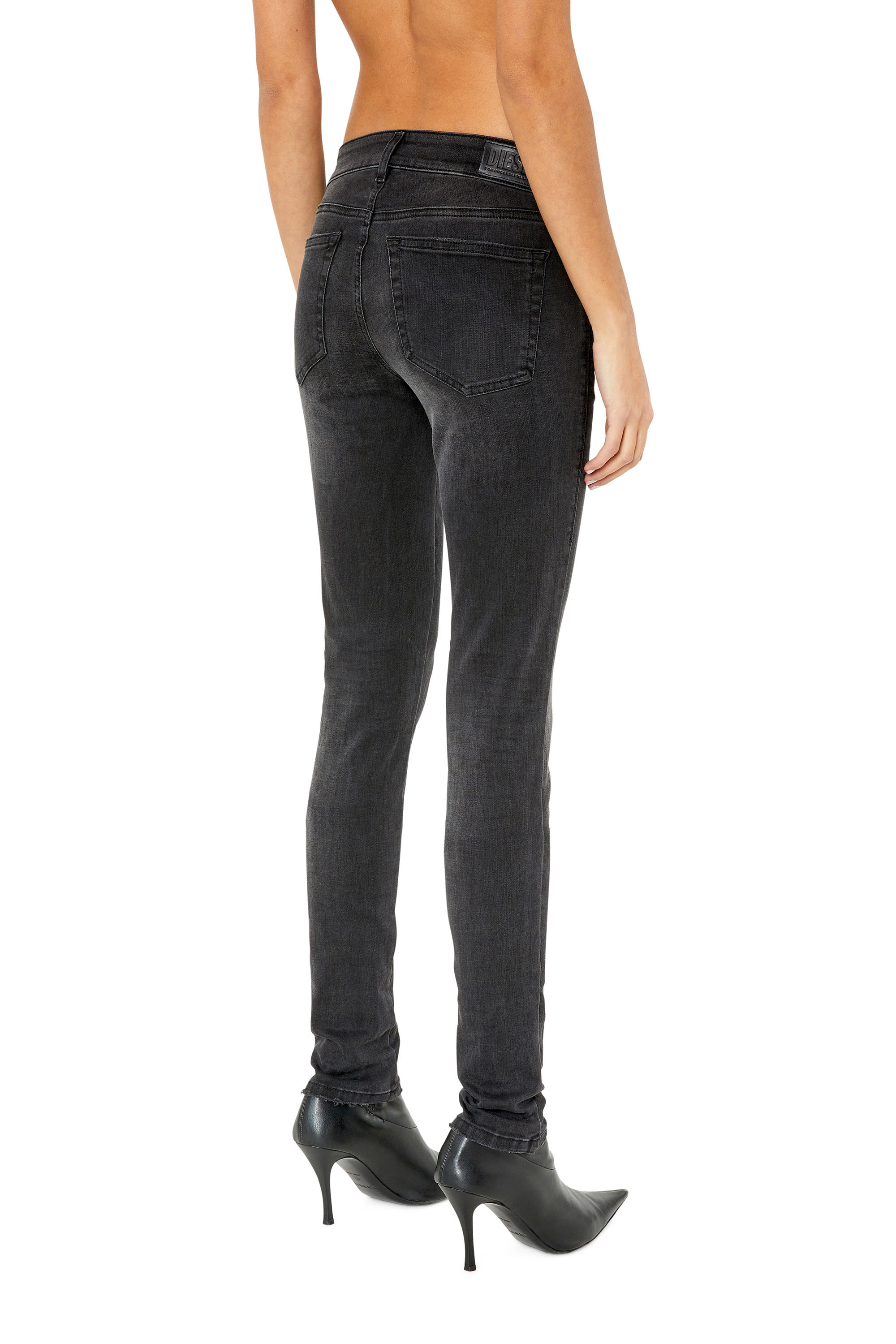 Diesel - 2018 SLANDY-LOW E69SB Super skinny Jeans, Schwarz/Dunkelgrau - Image 2