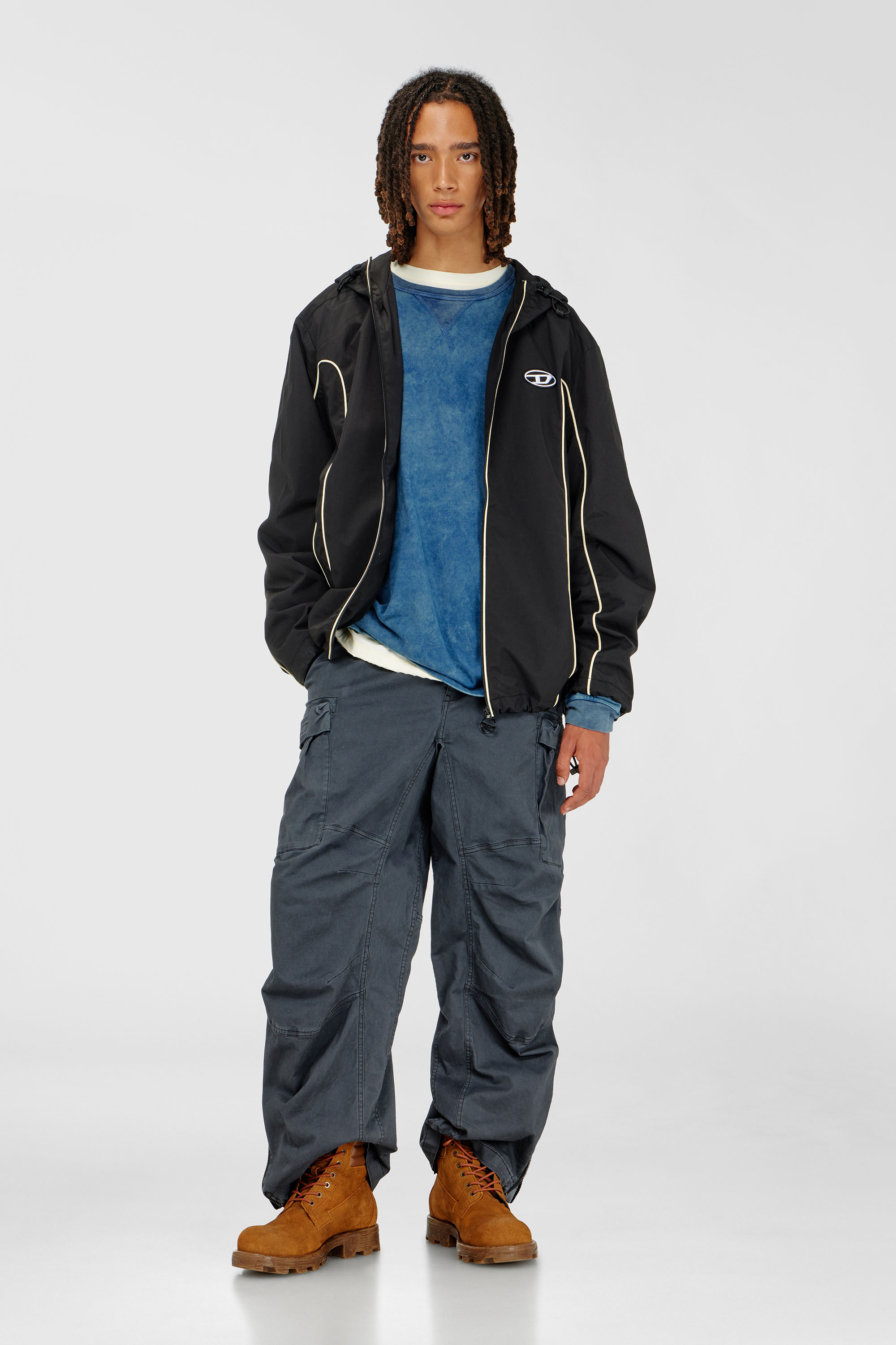Windjacke mit Kontrastpaspelierung