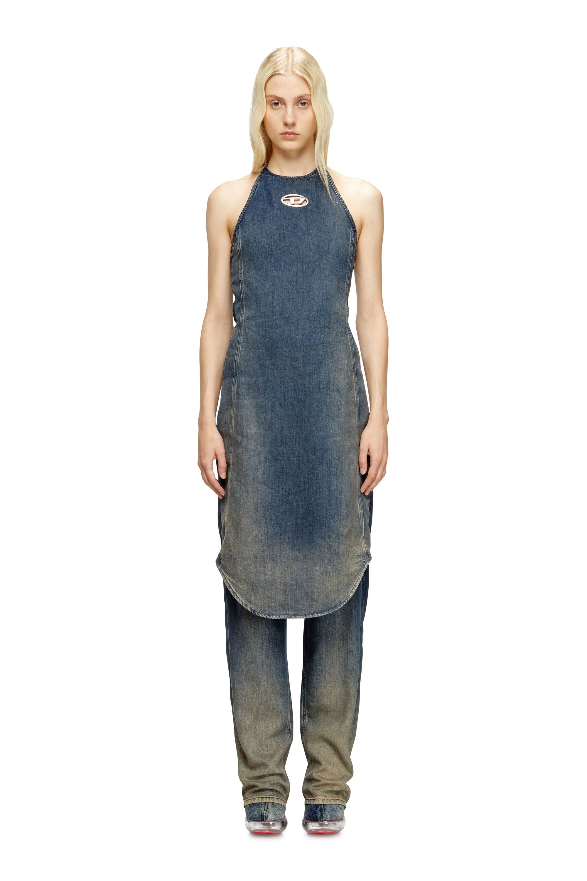 Diesel - DE-CYNTHIA-S, Damen Neckholder-Jumpsuit aus fließendem Farbverlauf-Denim in Dunkelblau - 2